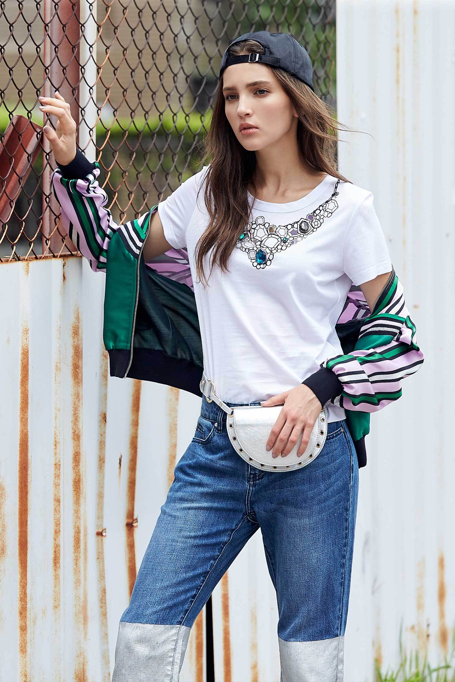 Soft cotton T shirt with necklace printing,t-shirt,t-shirt,whitetop,shortsleevetop,cotton