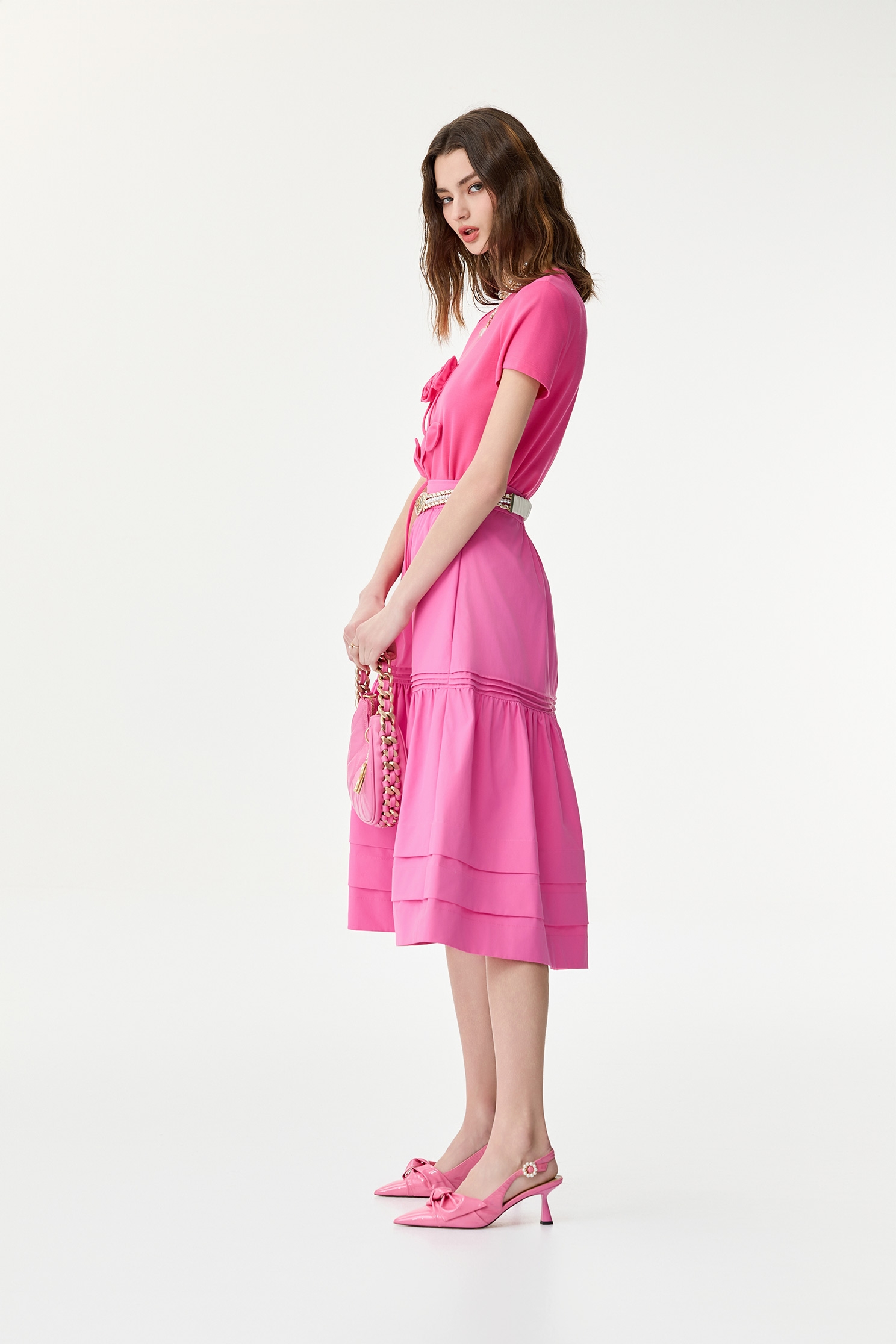 羽紫紅色花朵T恤上衣羽紫紅色花朵T恤上衣,T-Shirt,T恤,上衣,春夏穿搭,花花世界