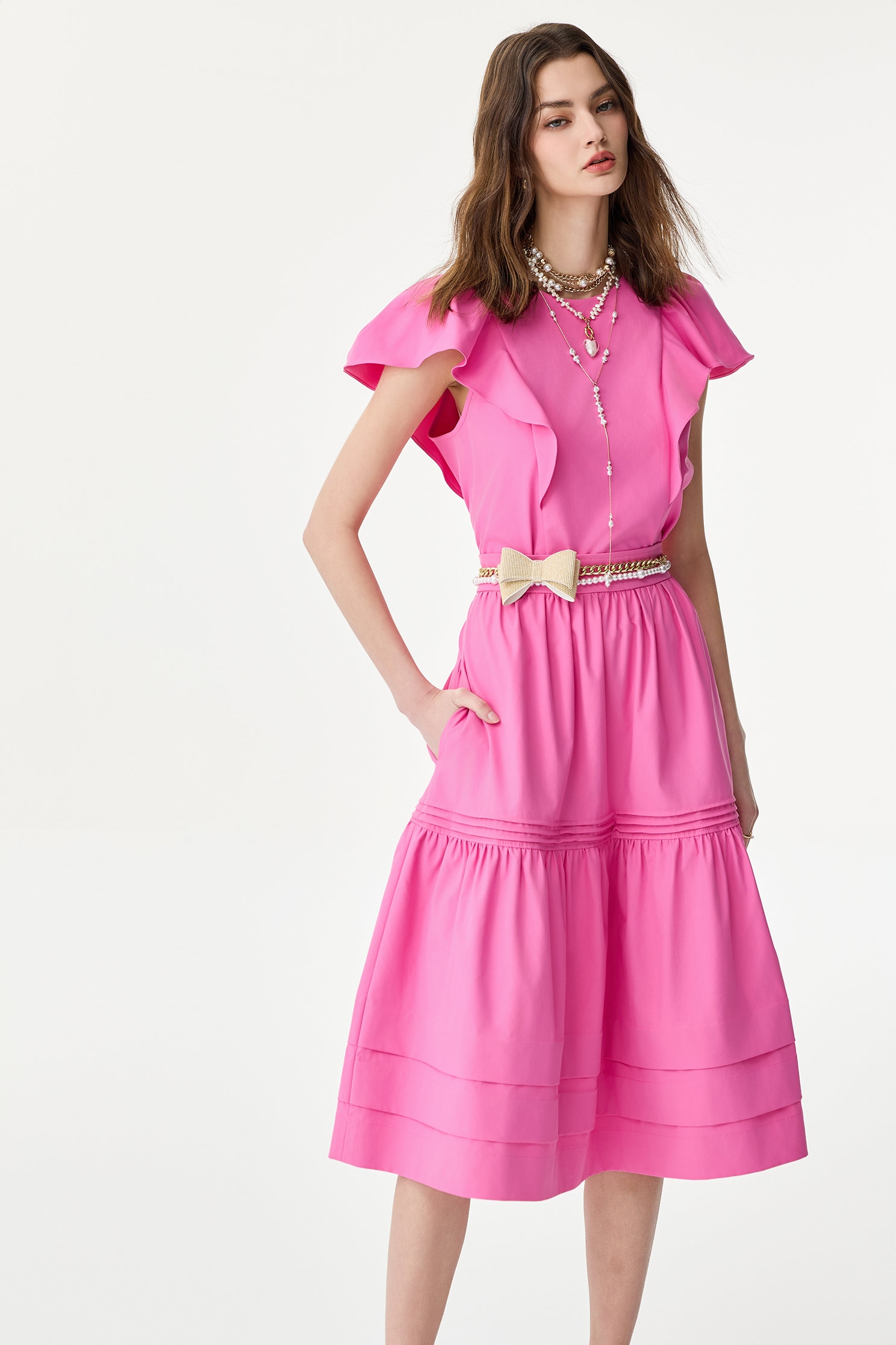 羽紫紅色荷葉袖上衣羽紫紅色荷葉袖上衣,上衣,人氣商品,春夏穿搭,時髦成套搭配,荷葉,蝴蝶結