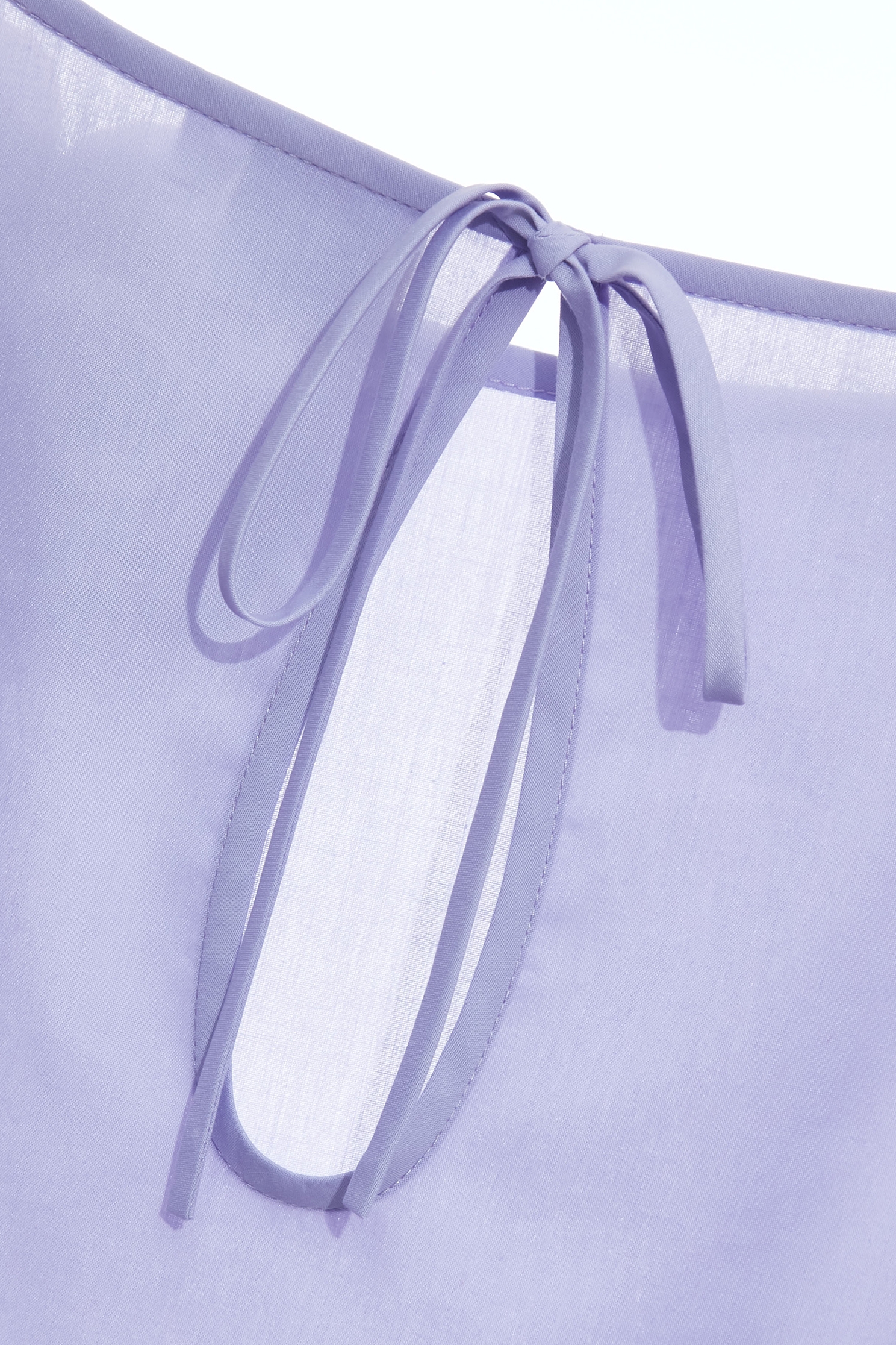 灰調葡萄紫花朵裝飾上衣灰調葡萄紫花朵裝飾上衣,上衣,人氣商品,春夏穿搭