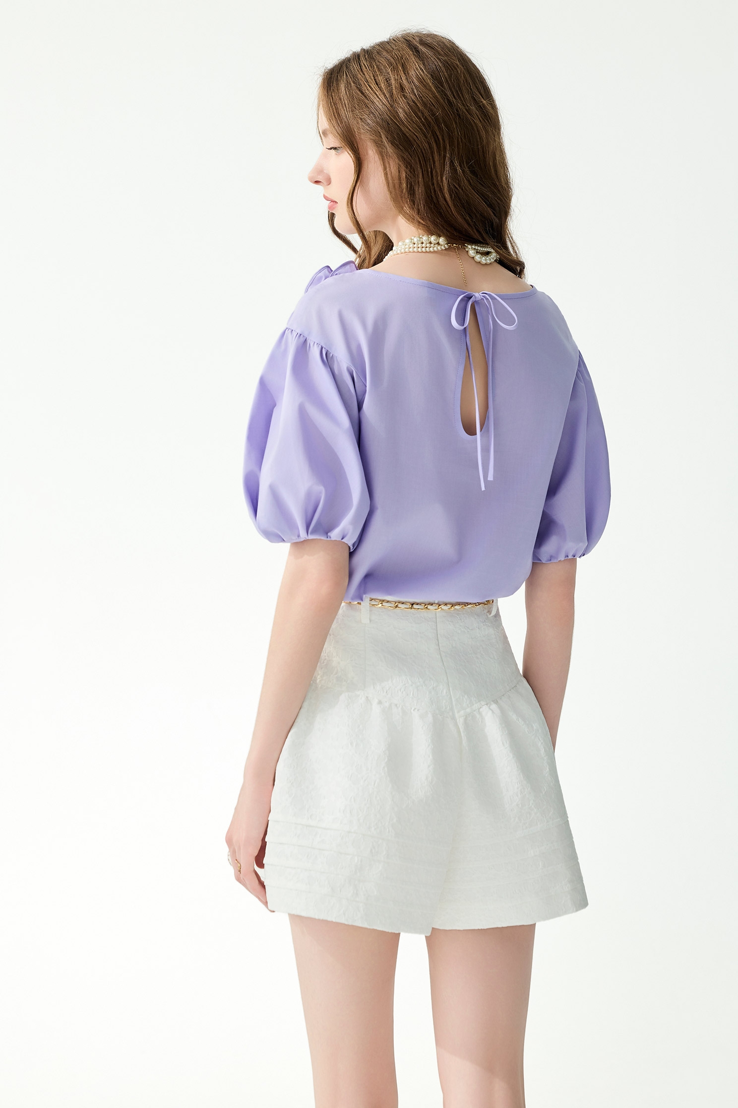 灰調葡萄紫花朵裝飾上衣灰調葡萄紫花朵裝飾上衣,上衣,人氣商品,春夏穿搭