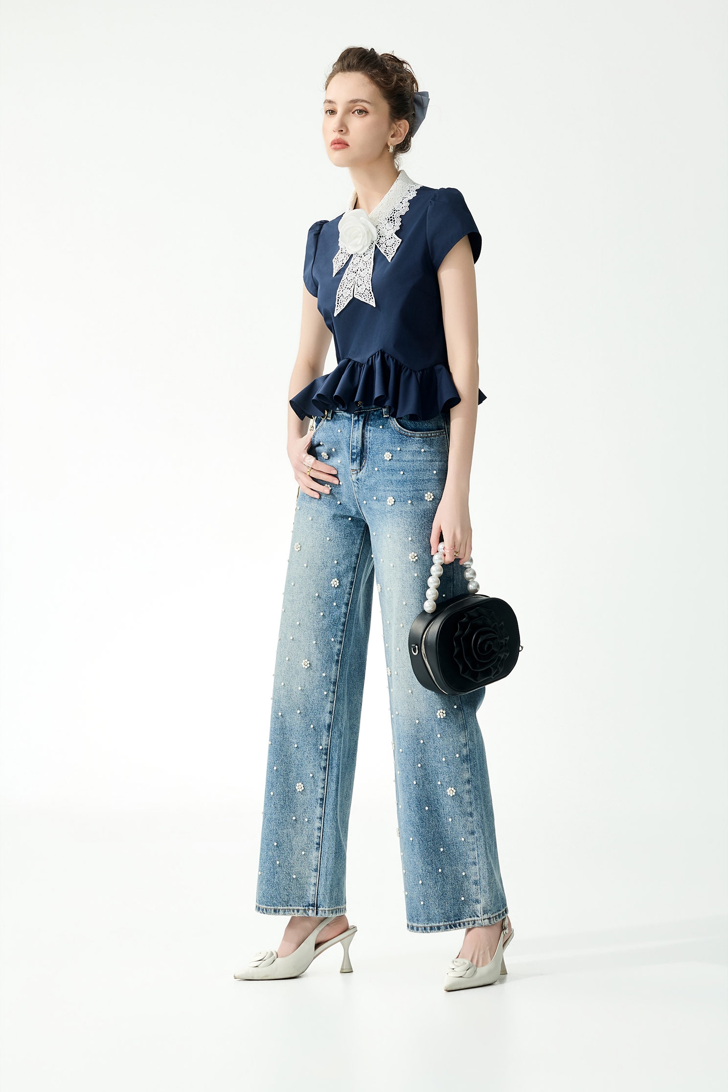 對比色蕾絲領片上衣對比色蕾絲領片上衣,上衣,人氣商品,春夏穿搭,荷葉,蕾絲