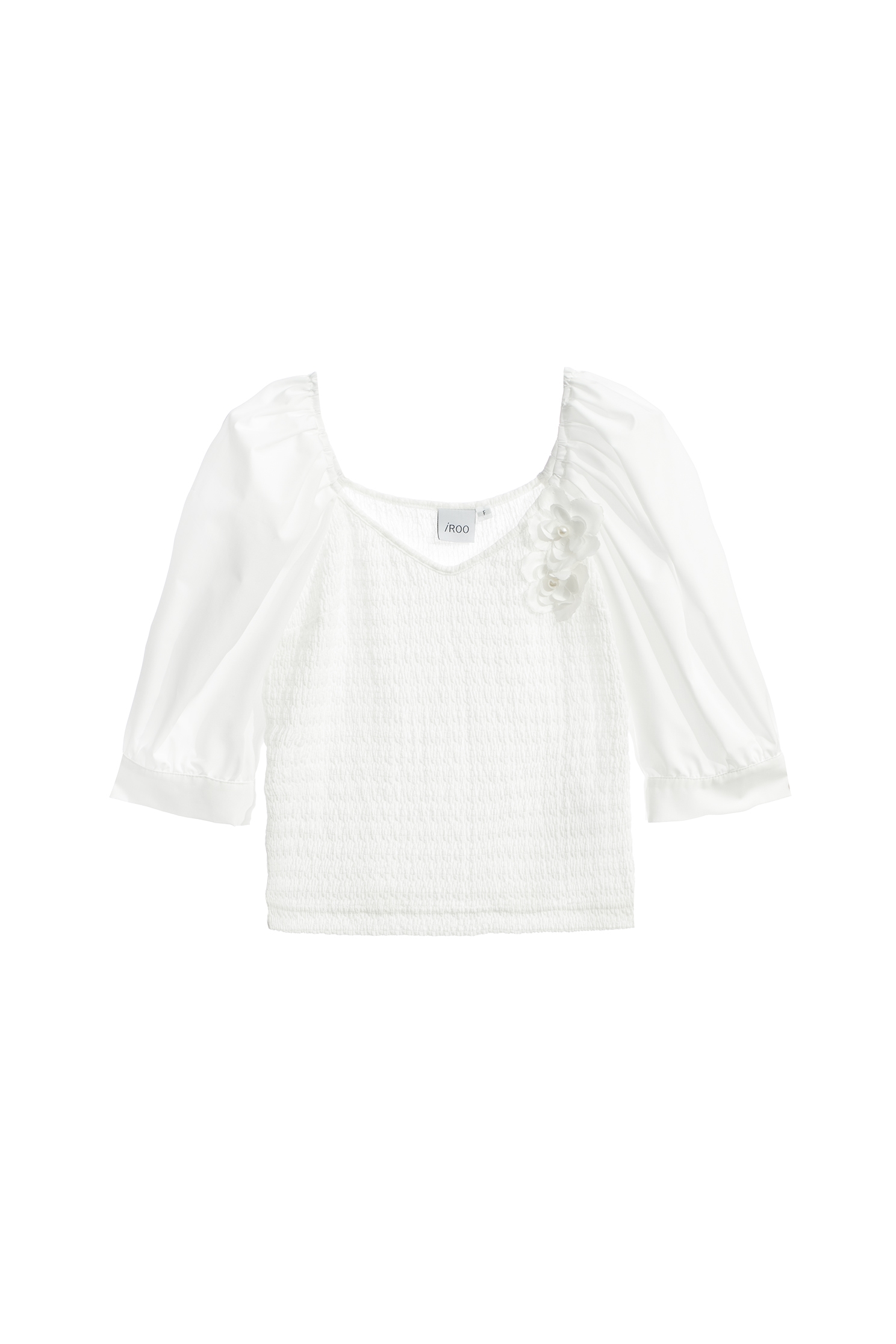 綴珍珠山茶花上衣綴珍珠山茶花上衣,上衣,人氣商品,珍珠,白色上衣,秋冬穿搭