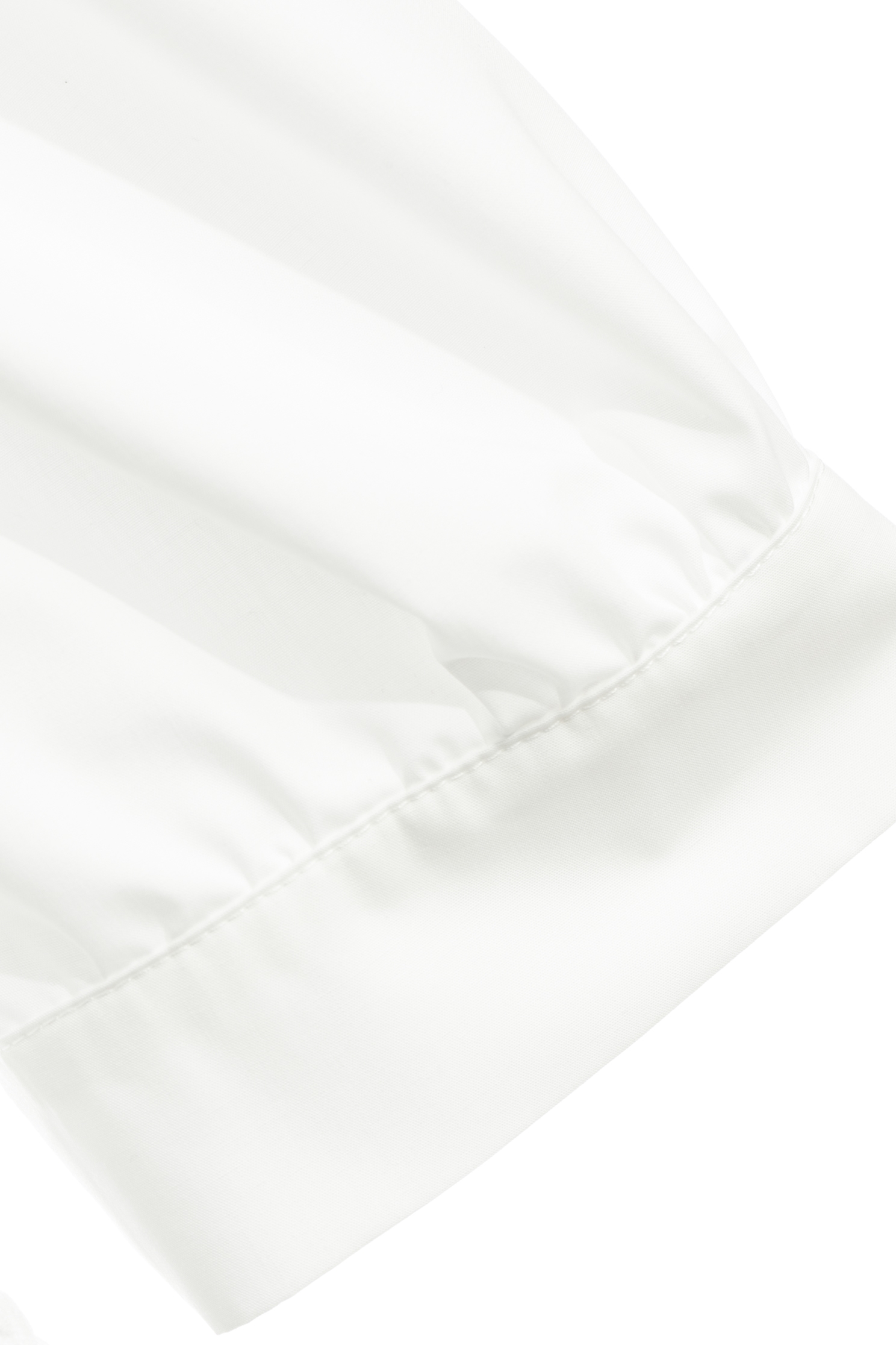 綴珍珠山茶花上衣綴珍珠山茶花上衣,上衣,人氣商品,珍珠,白色上衣,秋冬穿搭