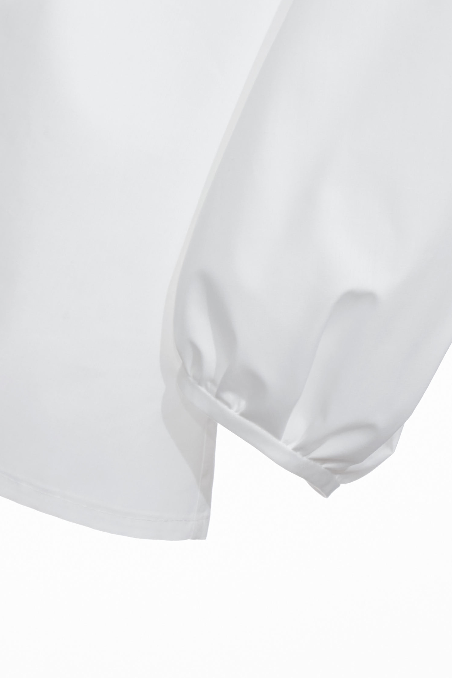 綴花朵襯衫式上衣綴花朵襯衫式上衣,V領上衣,上衣,人氣商品,春夏穿搭,約會特輯,花花世界,蝴蝶結,襯衫