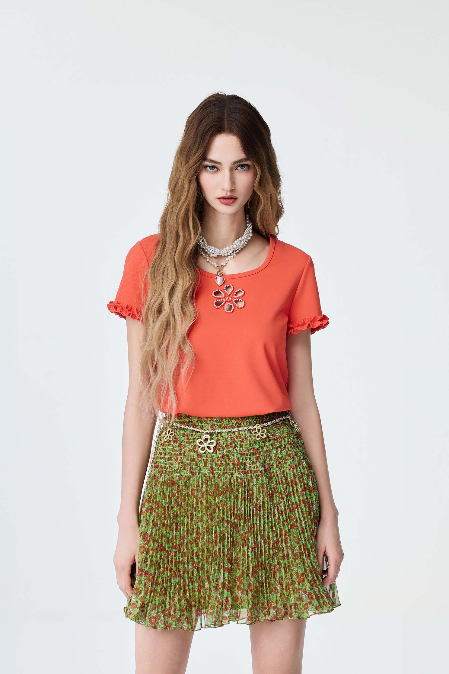 落日珊瑚色簍空花T恤上衣落日珊瑚色簍空花T恤上衣,T恤,上衣,春夏穿搭,珍珠,花花世界,荷葉