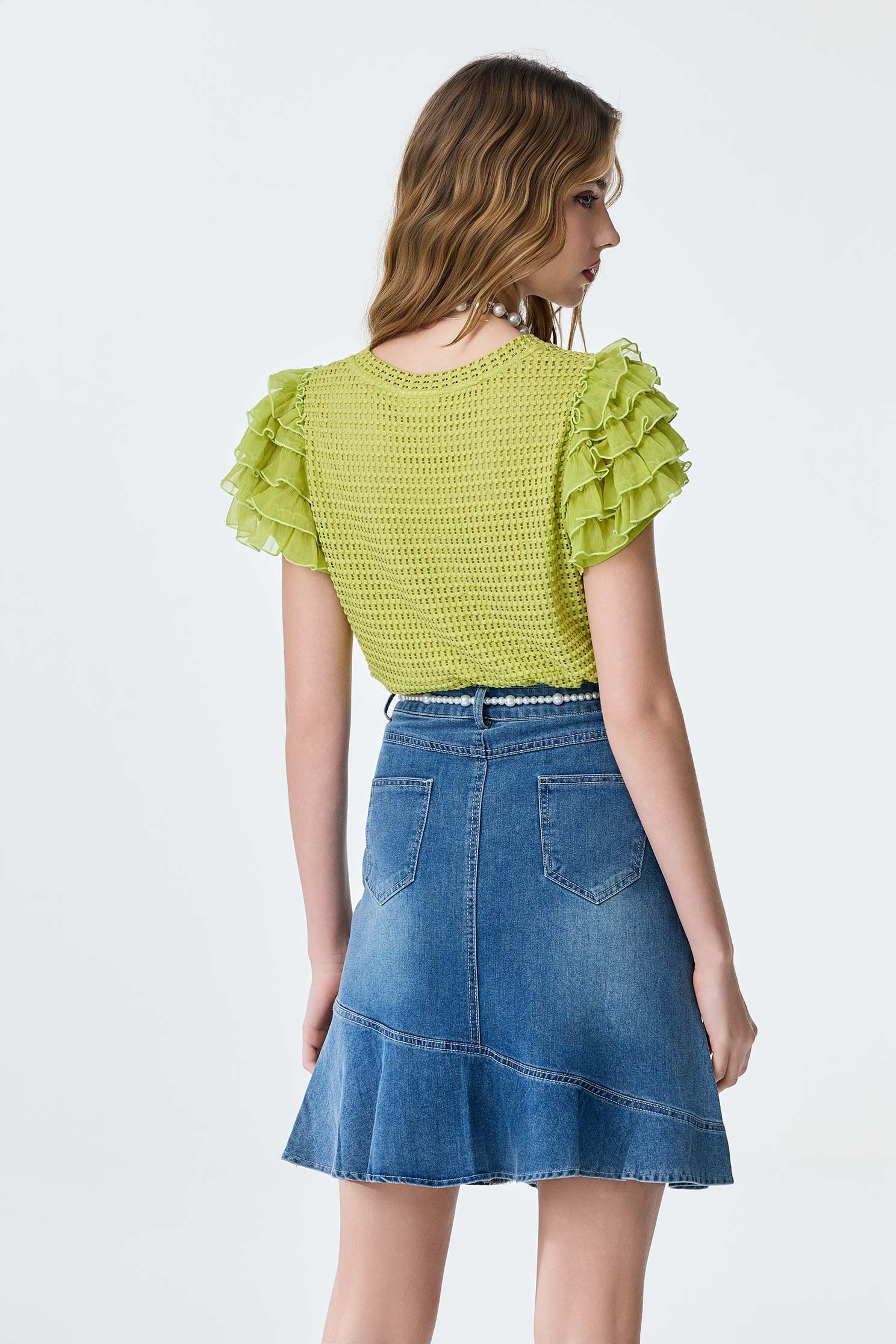 青蘋果荷葉袖上衣青蘋果荷葉袖上衣,V領上衣,上衣,秋冬穿搭,約會特輯,荷葉,輕奢度假,輕奢渡假