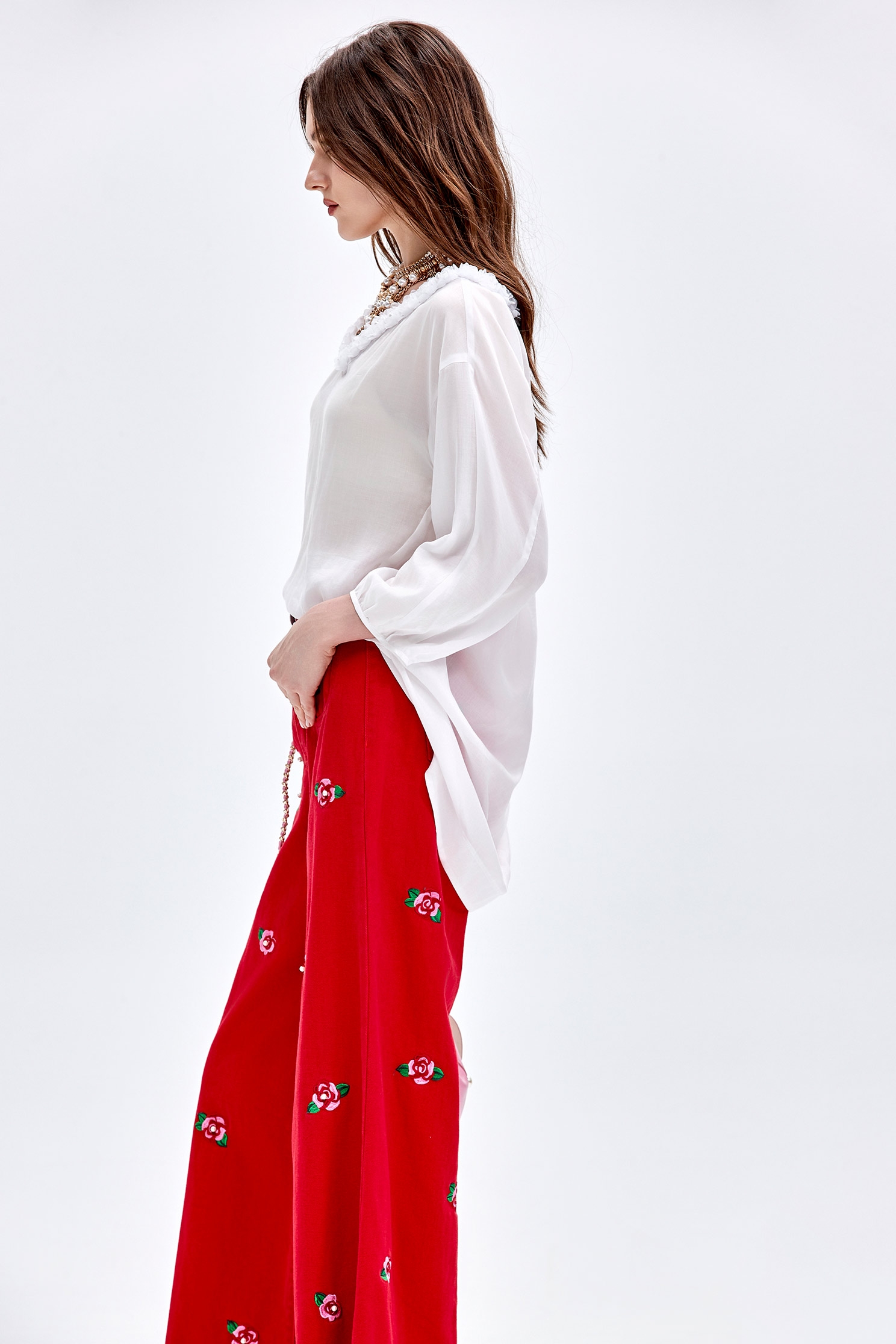 月光白不對稱下擺上衣月光白不對稱下擺上衣,上衣,白色上衣,秋冬穿搭