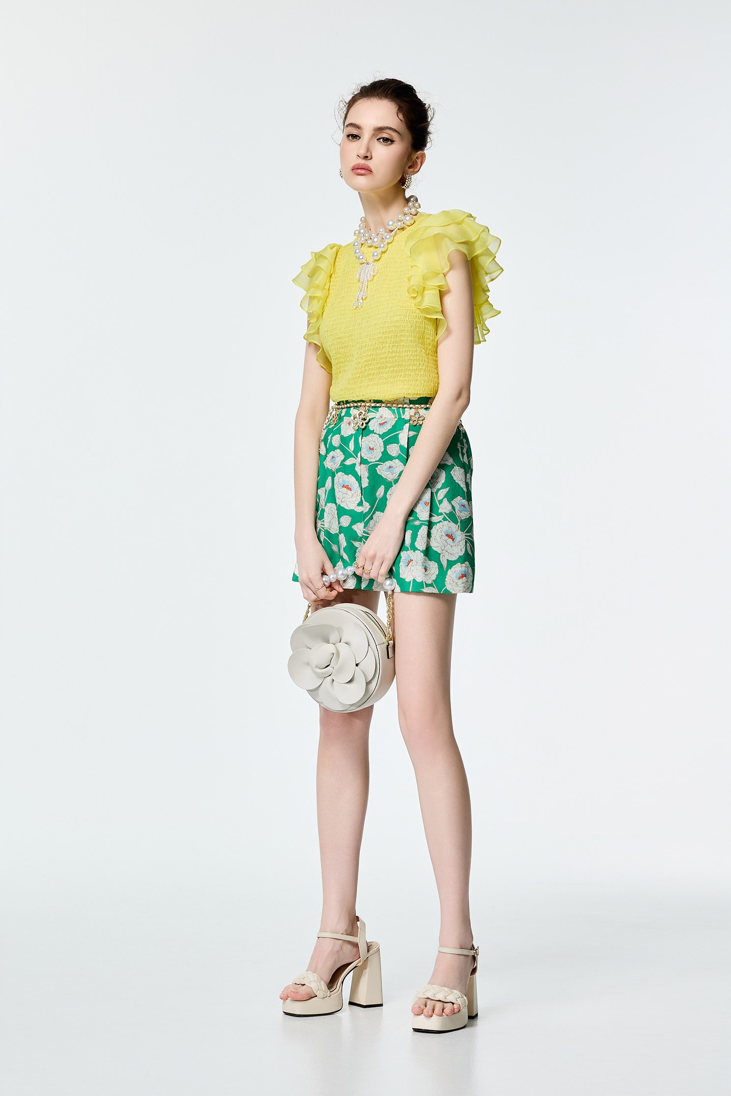 馬鞭草檸檬色雪紡荷葉袖上衣馬鞭草檸檬色雪紡荷葉袖上衣,上衣,人氣商品,春夏穿搭,無袖上衣,約會特輯,背心,荷葉,輕奢度假,輕奢渡假,雪紡,雪紡上衣