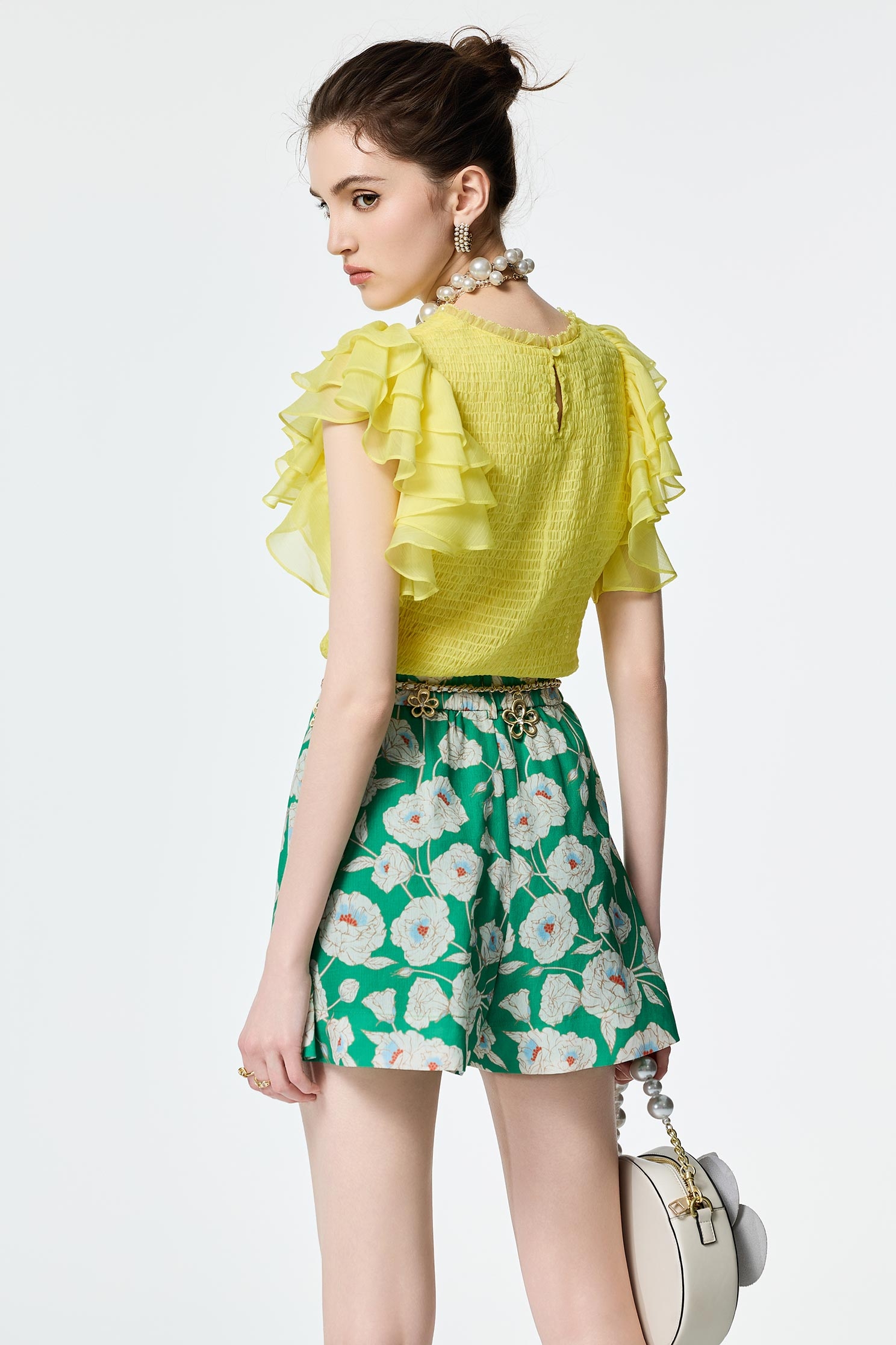 馬鞭草檸檬色雪紡荷葉袖上衣馬鞭草檸檬色雪紡荷葉袖上衣,上衣,人氣商品,春夏穿搭,無袖上衣,約會特輯,背心,荷葉,輕奢度假,輕奢渡假,雪紡,雪紡上衣