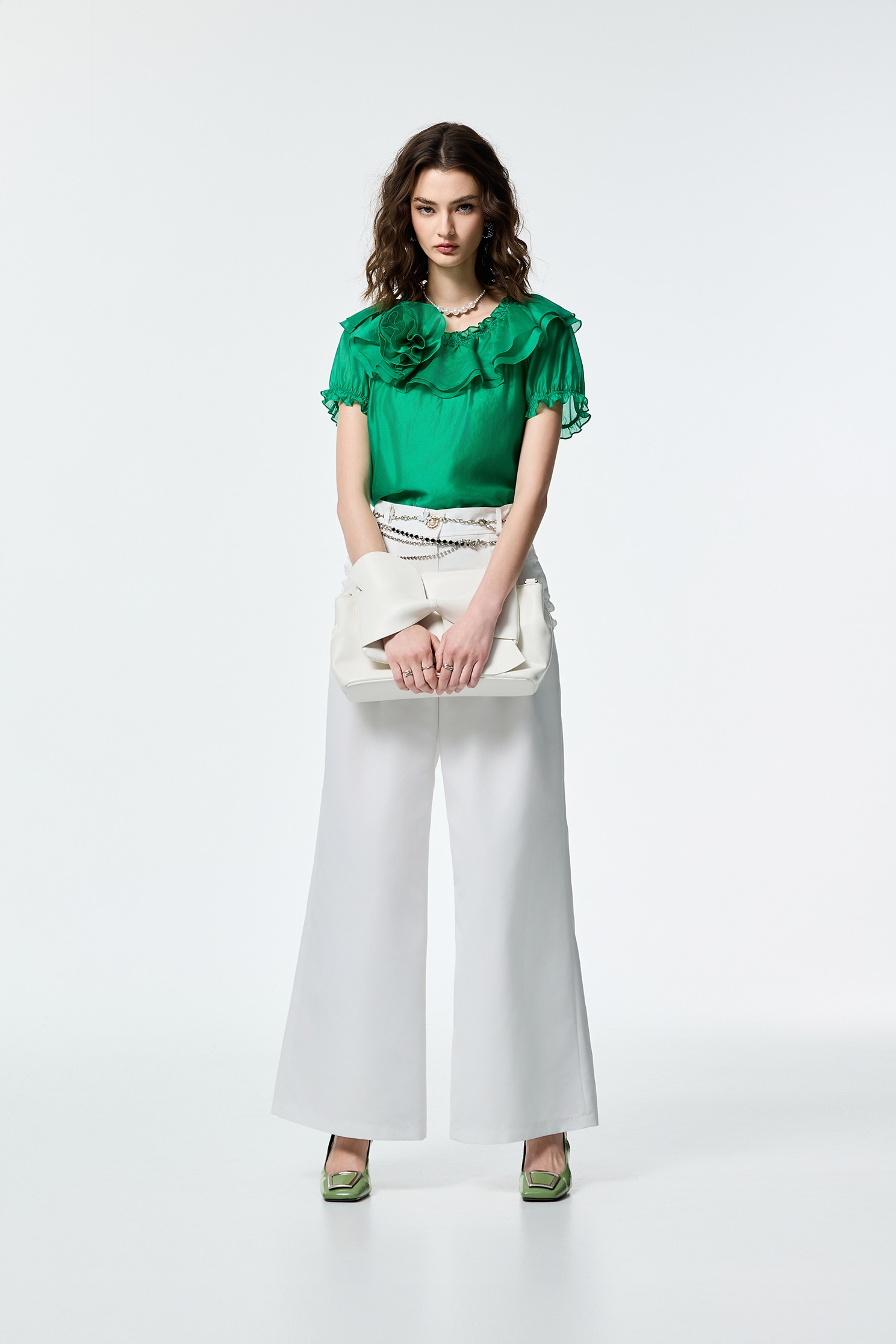 柚蜜綠色透視感上衣柚蜜綠色透視感上衣,上衣,春夏穿搭,花花世界,荷葉