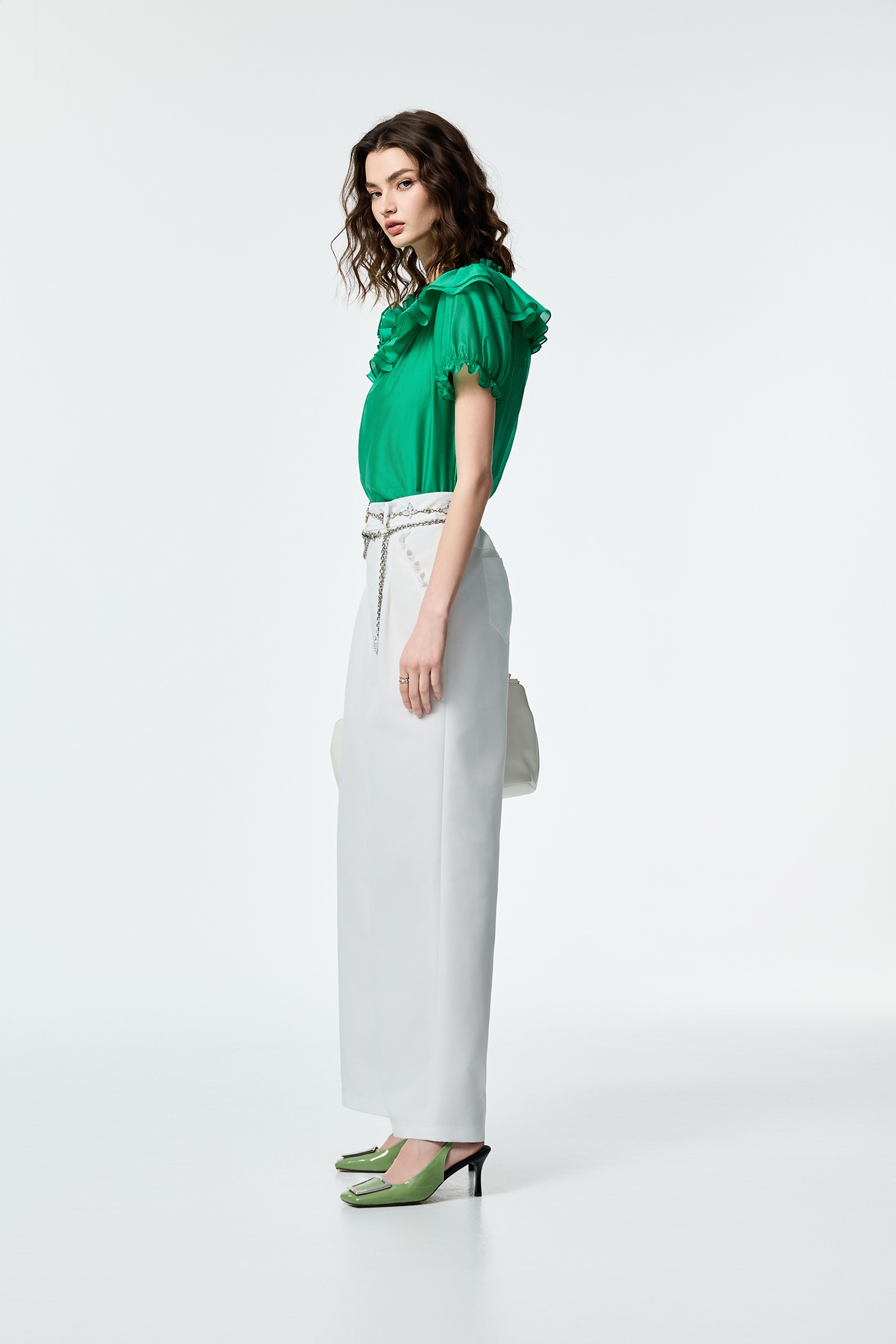 柚蜜綠色透視感上衣柚蜜綠色透視感上衣,上衣,春夏穿搭,花花世界,荷葉