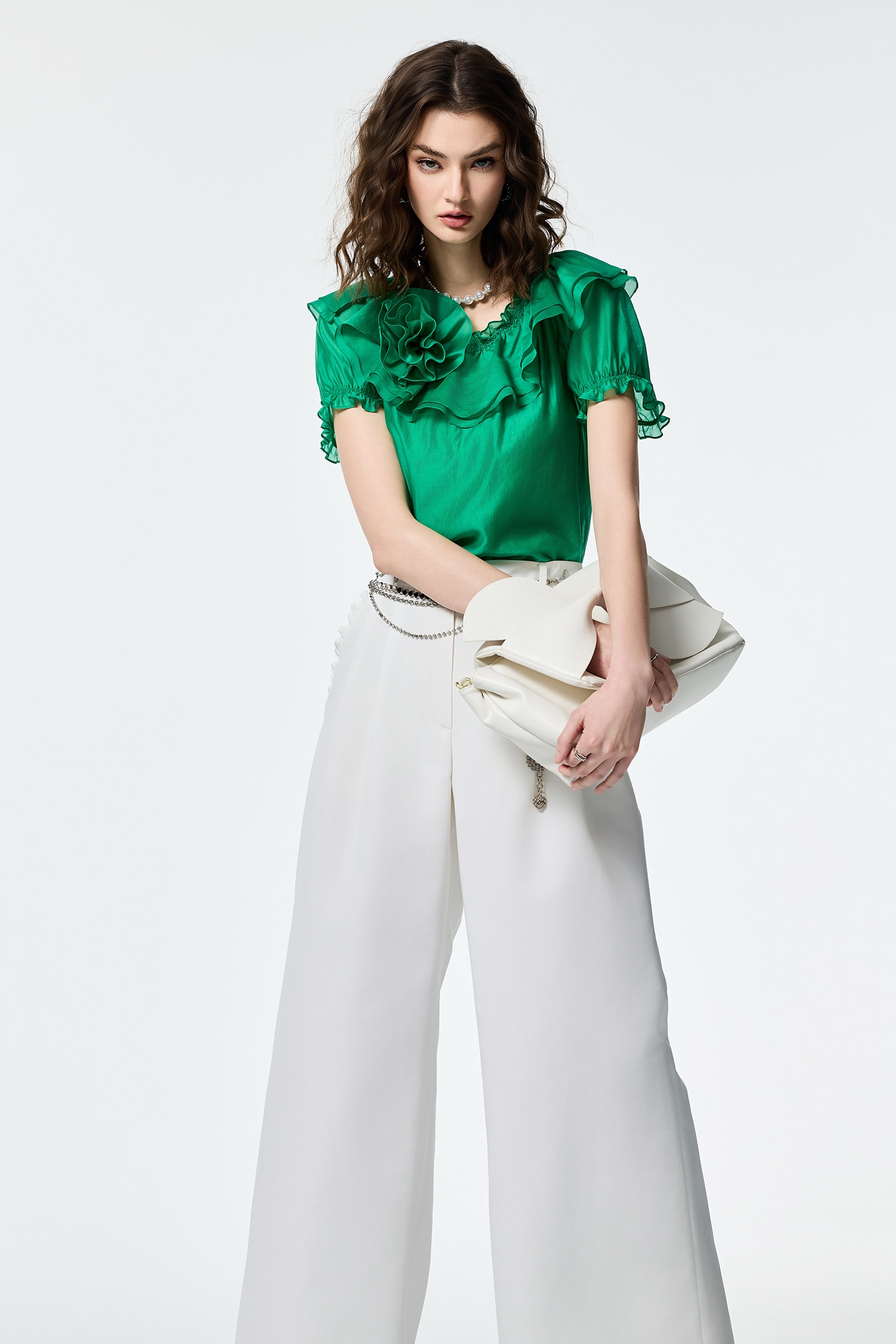 柚蜜綠色透視感上衣柚蜜綠色透視感上衣,上衣,春夏穿搭,花花世界,荷葉