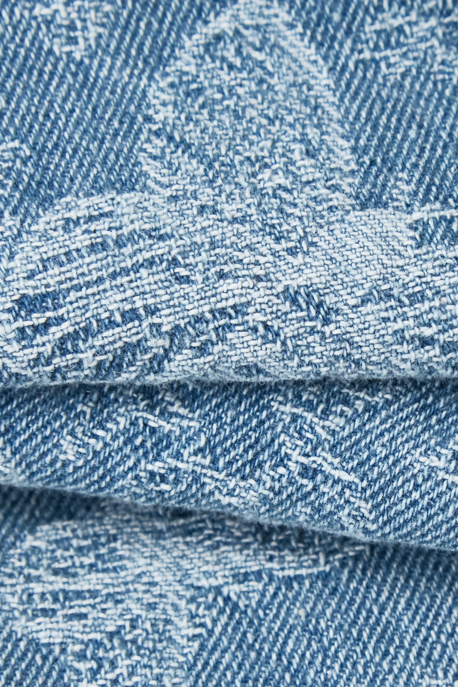 蝴蝶圖騰褆花牛仔上衣蝴蝶圖騰褆花牛仔上衣,上班OL穿搭,上衣,丹寧,人氣商品,春夏穿搭,牛仔,珍珠,約會特輯,繡花,荷葉,襯衫