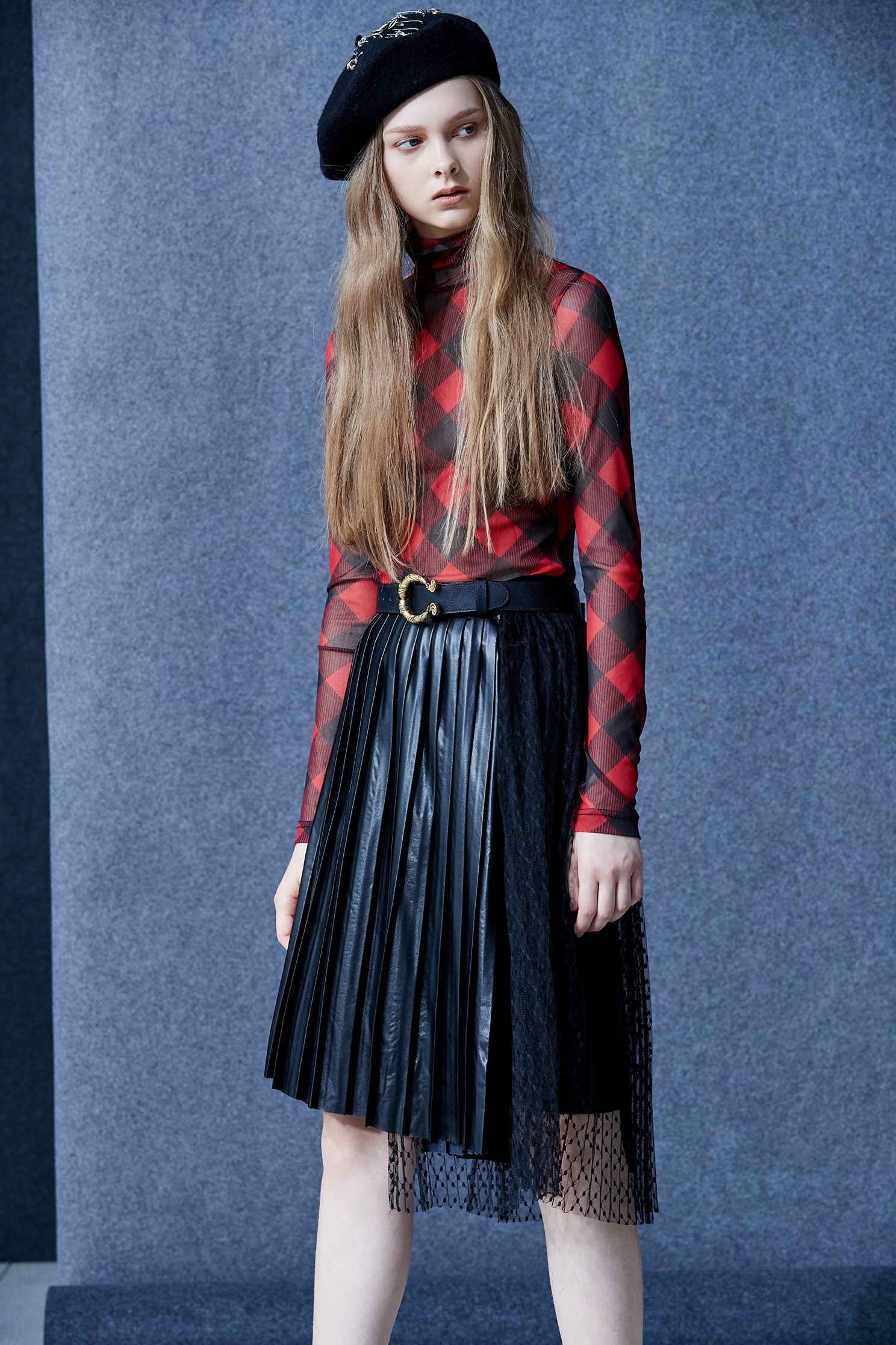 Flatter cross top,top,see-throughtop,longsleevetop