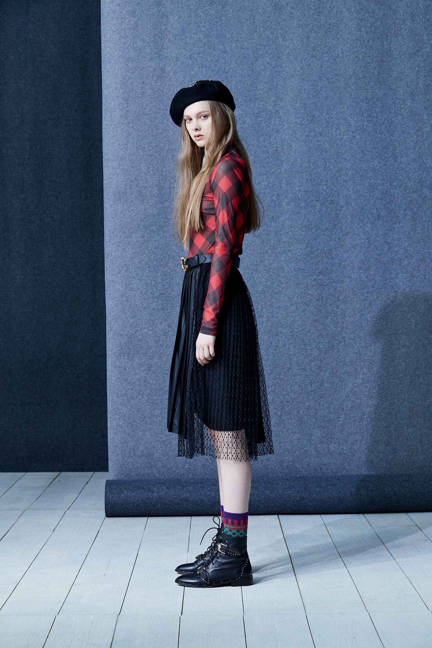 Flatter cross top,top,see-throughtop,longsleevetop