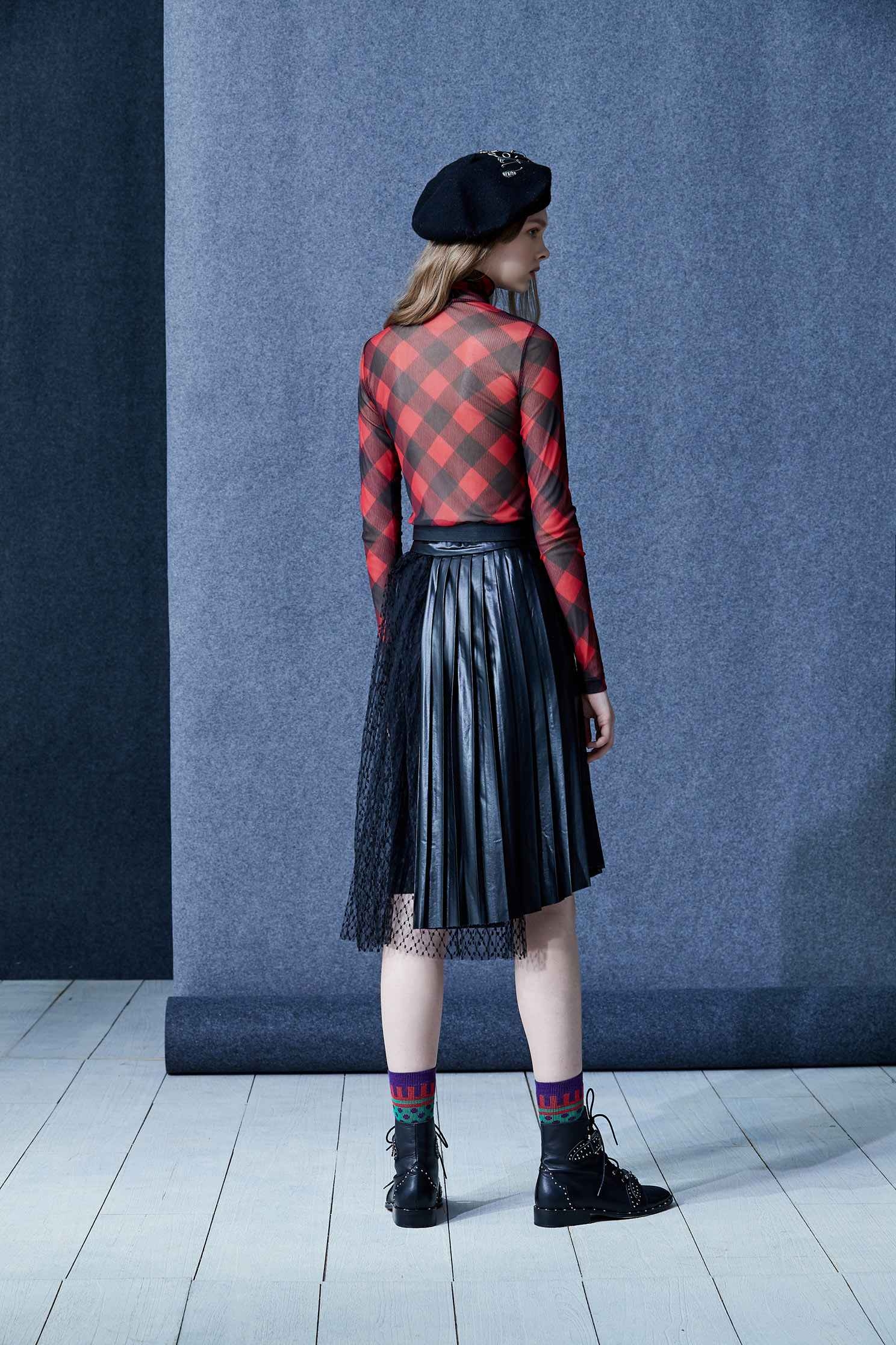 Flatter cross top,top,see-throughtop,longsleevetop