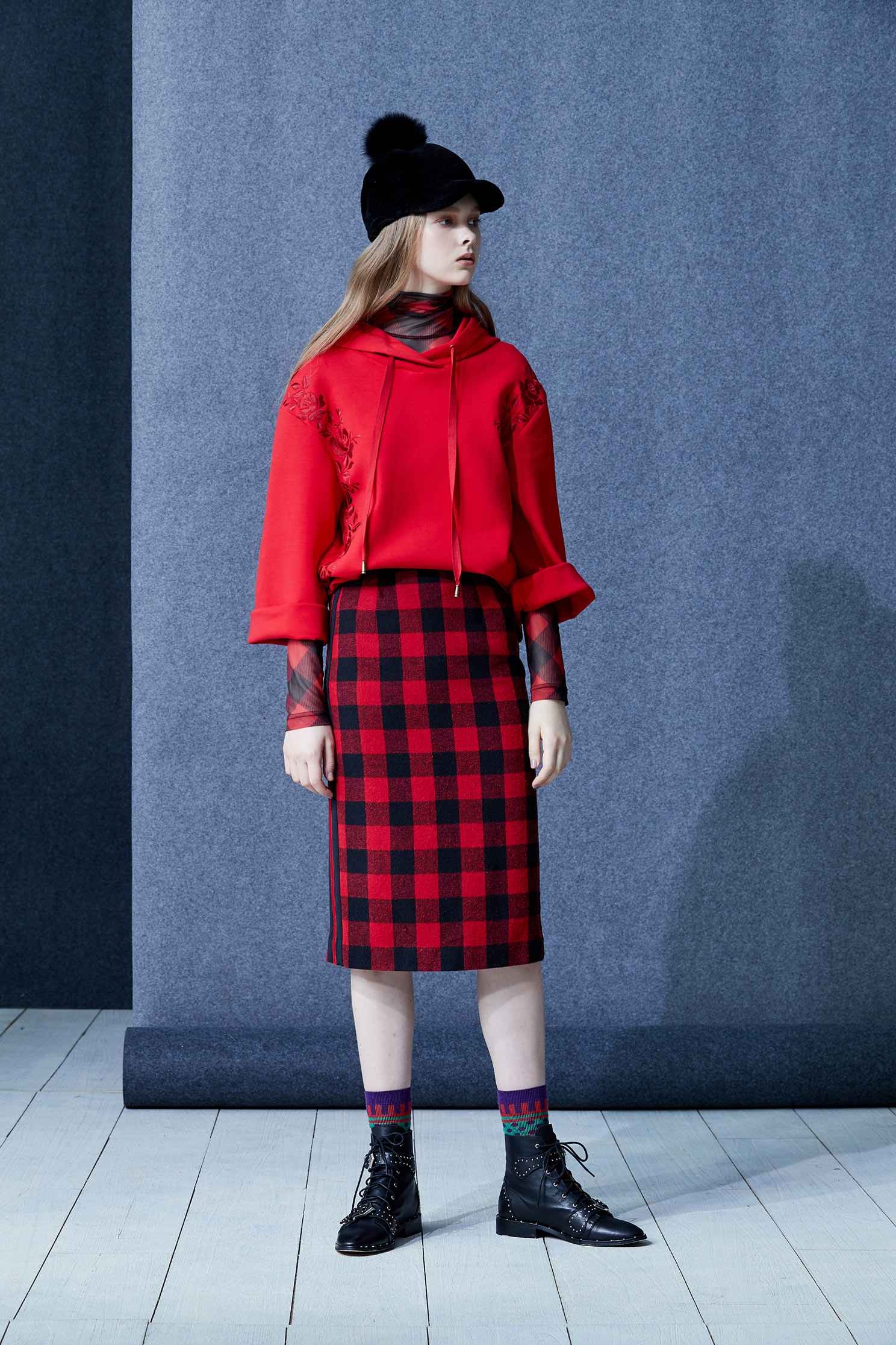 Flatter cross top,top,see-throughtop,longsleevetop
