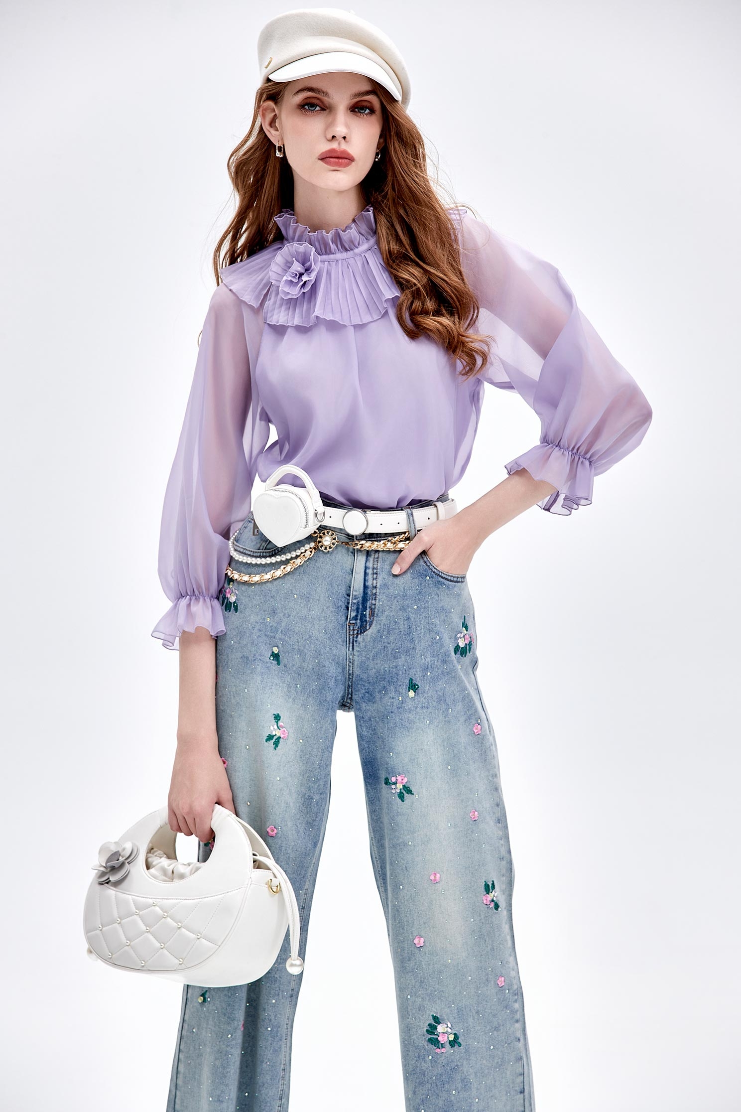 輕柔薰衣草摺領上衣輕柔薰衣草摺領上衣,上衣,人氣商品,秋冬穿搭,花花世界,荷葉