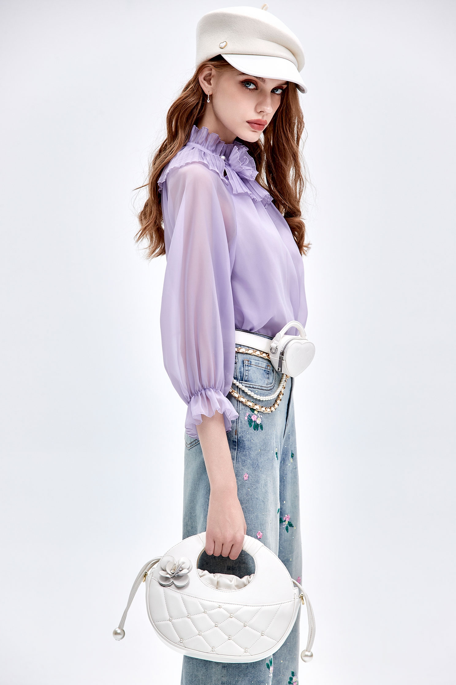 輕柔薰衣草摺領上衣輕柔薰衣草摺領上衣,上衣,人氣商品,秋冬穿搭,花花世界,荷葉