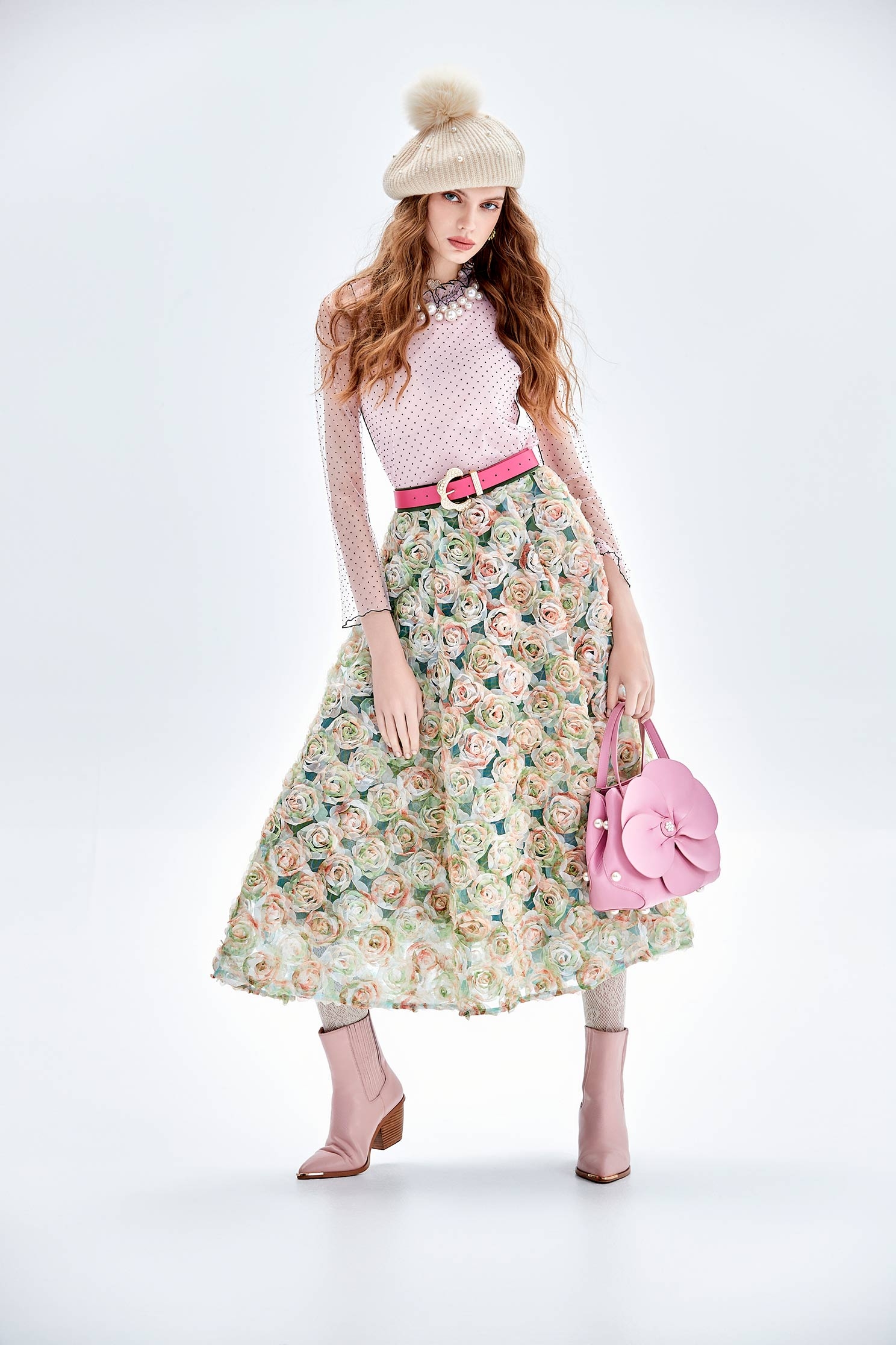 薔薇粉點點上衣薔薇粉點點上衣,上衣,人氣商品,秋冬穿搭,荷葉