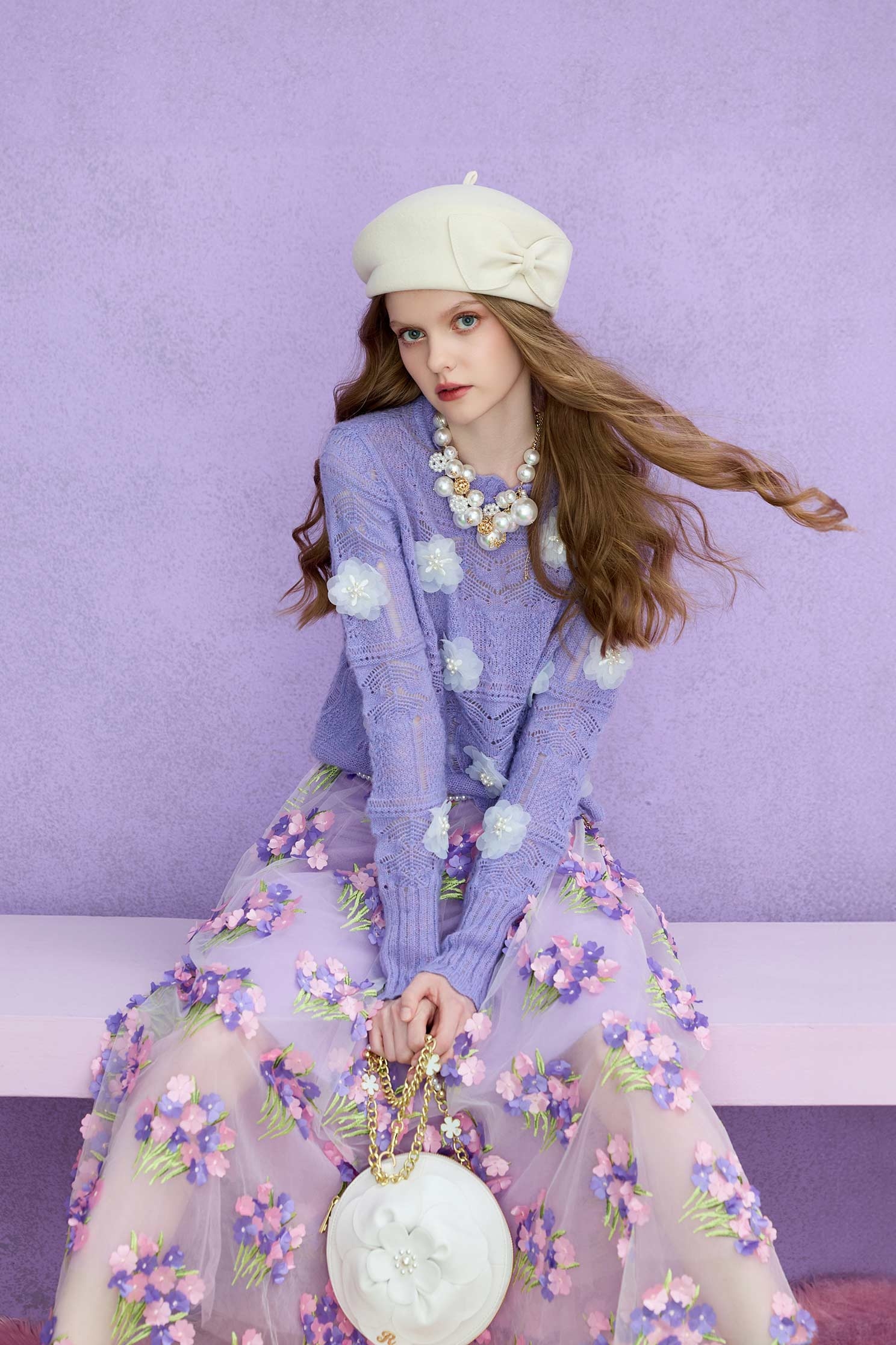 大麗花紫毛海針織上衣大麗花紫毛海針織上衣,上衣,人氣商品,秋冬穿搭,約會特輯,花花世界,針織,針織衫