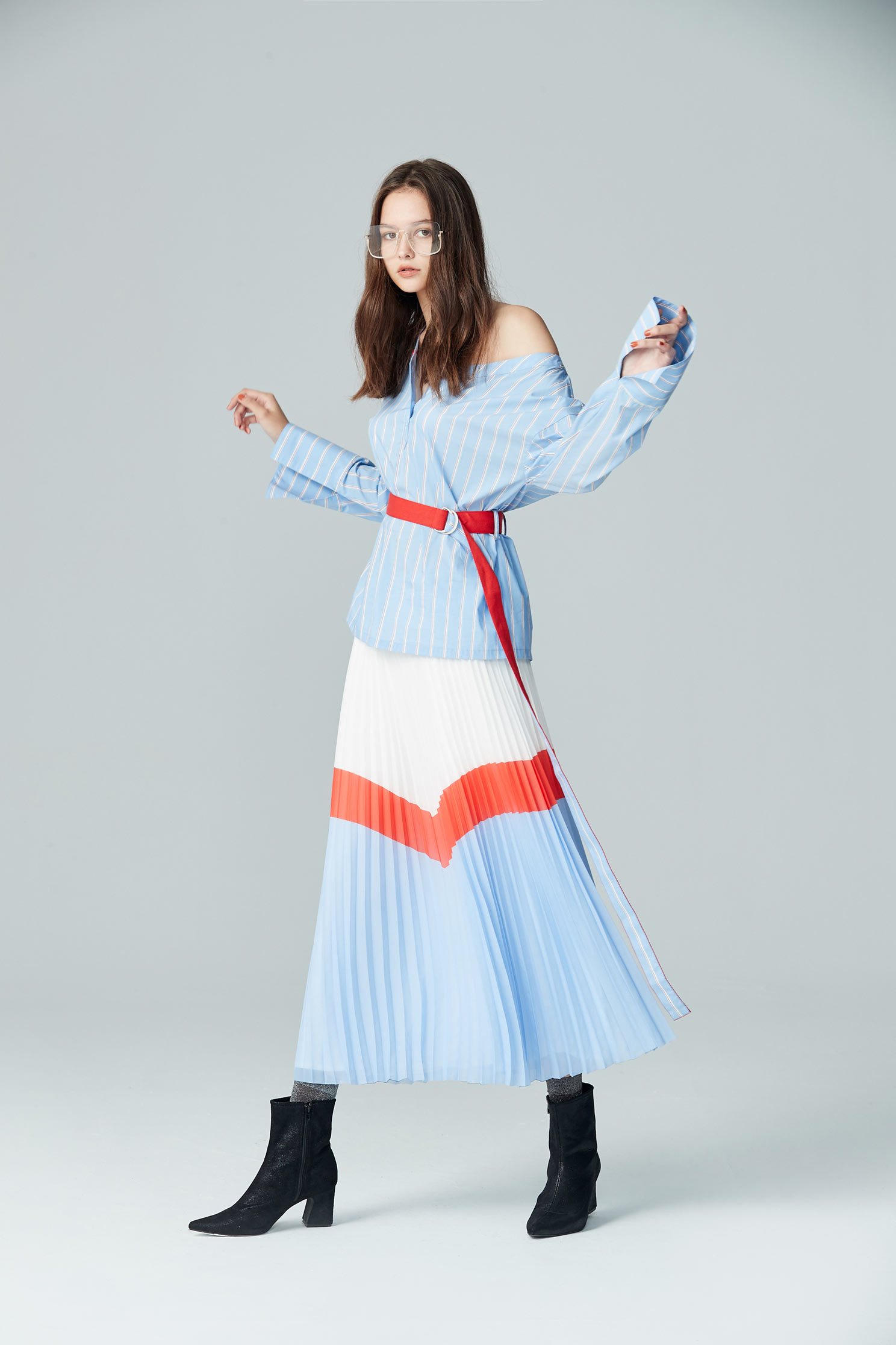 V-neck long sleeved blouse,v-necktop,top,blouse,longsleevetop