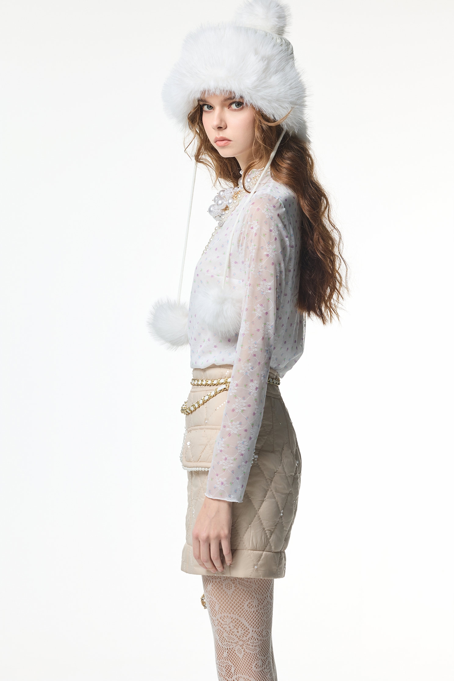 漿果梅子色小花上衣漿果梅子色小花上衣,上衣,秋冬穿搭,約會特輯,花花世界,蕾絲,高領上衣