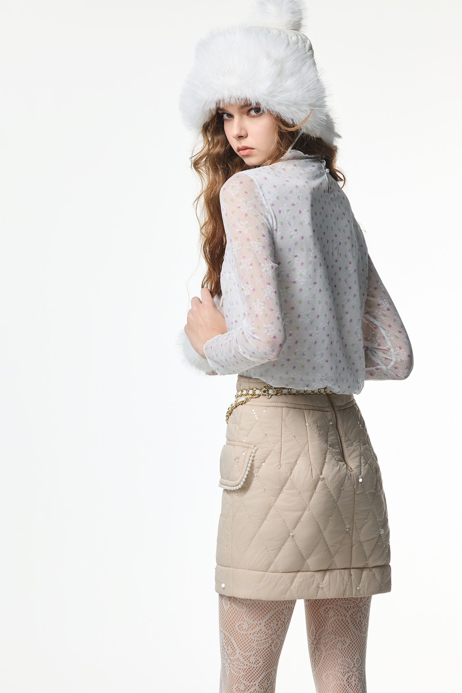 漿果梅子色小花上衣漿果梅子色小花上衣,上衣,秋冬穿搭,約會特輯,花花世界,蕾絲,高領上衣