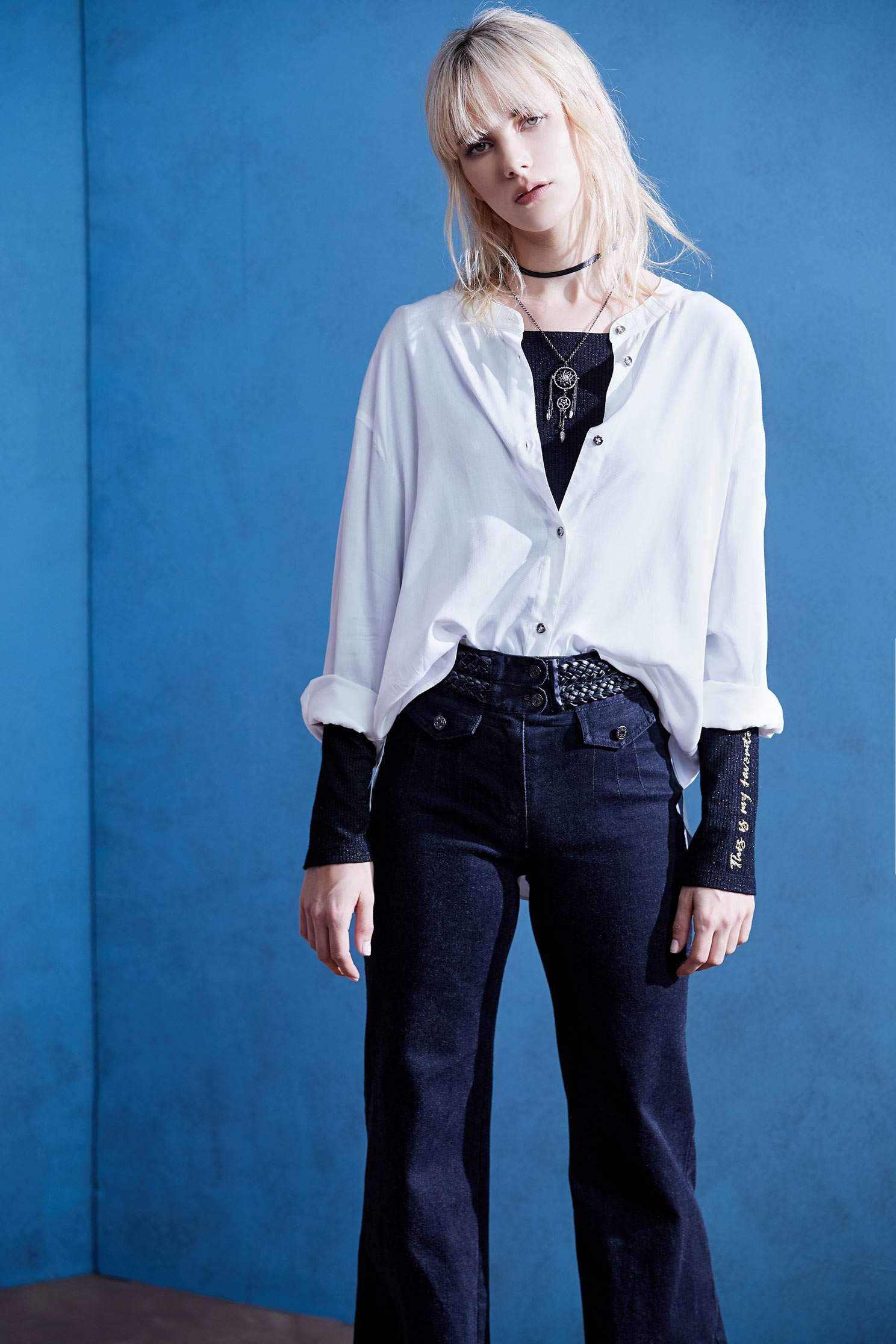 Flowing round-necked shirt,圓領上衣,白色上衣,Blouse,Long top,Long shirt,長袖上衣