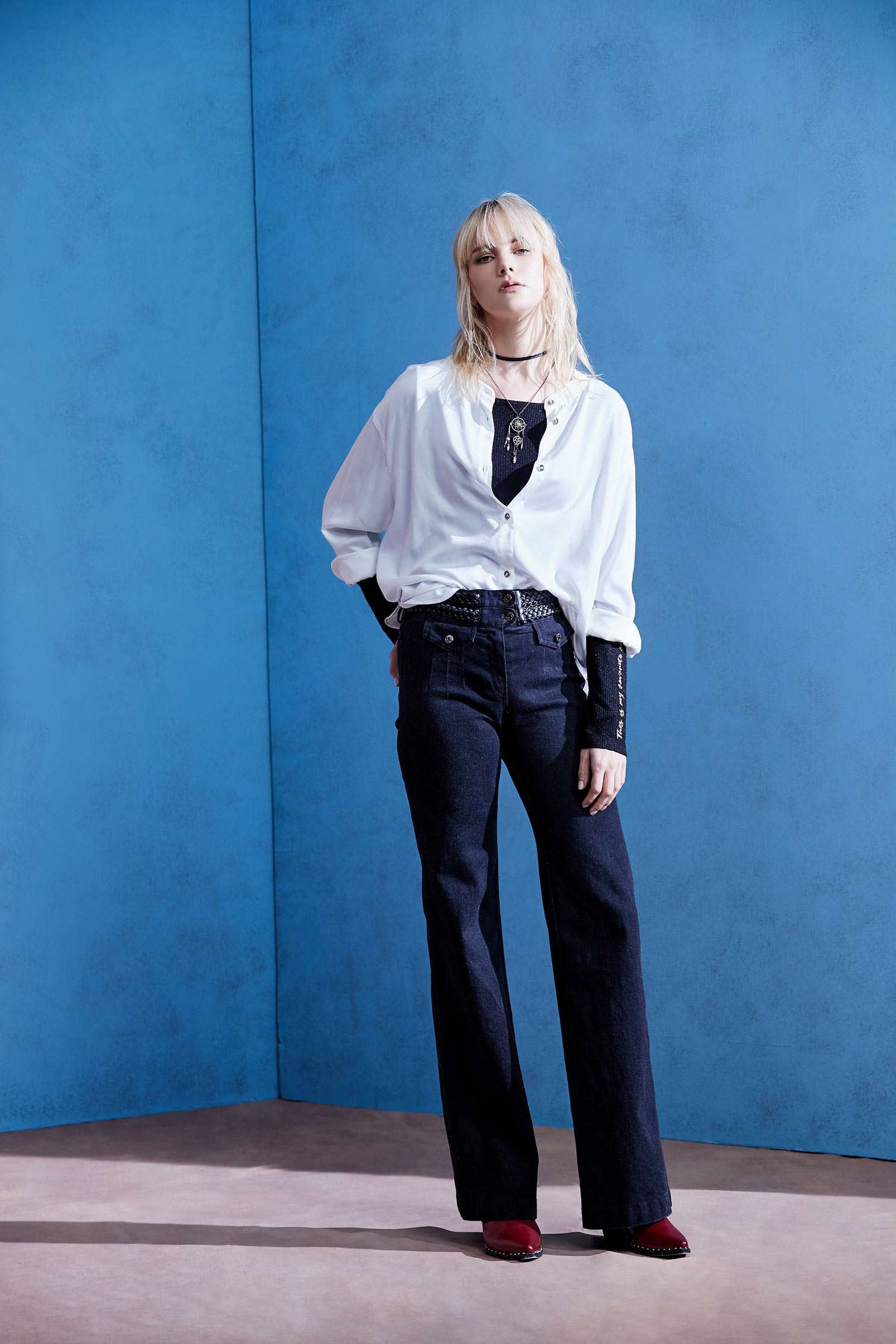 Flowing round-necked shirt,圓領上衣,白色上衣,Blouse,Long top,Long shirt,長袖上衣