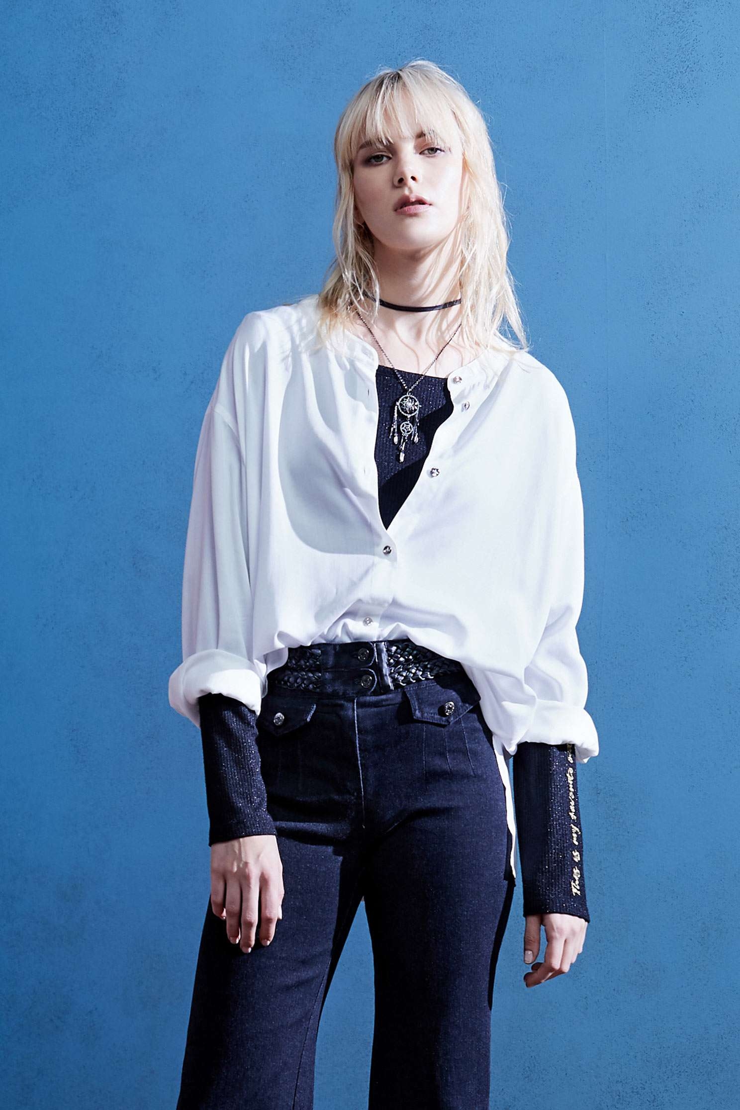 Flowing round-necked shirt,圓領上衣,白色上衣,Blouse,Long top,Long shirt,長袖上衣