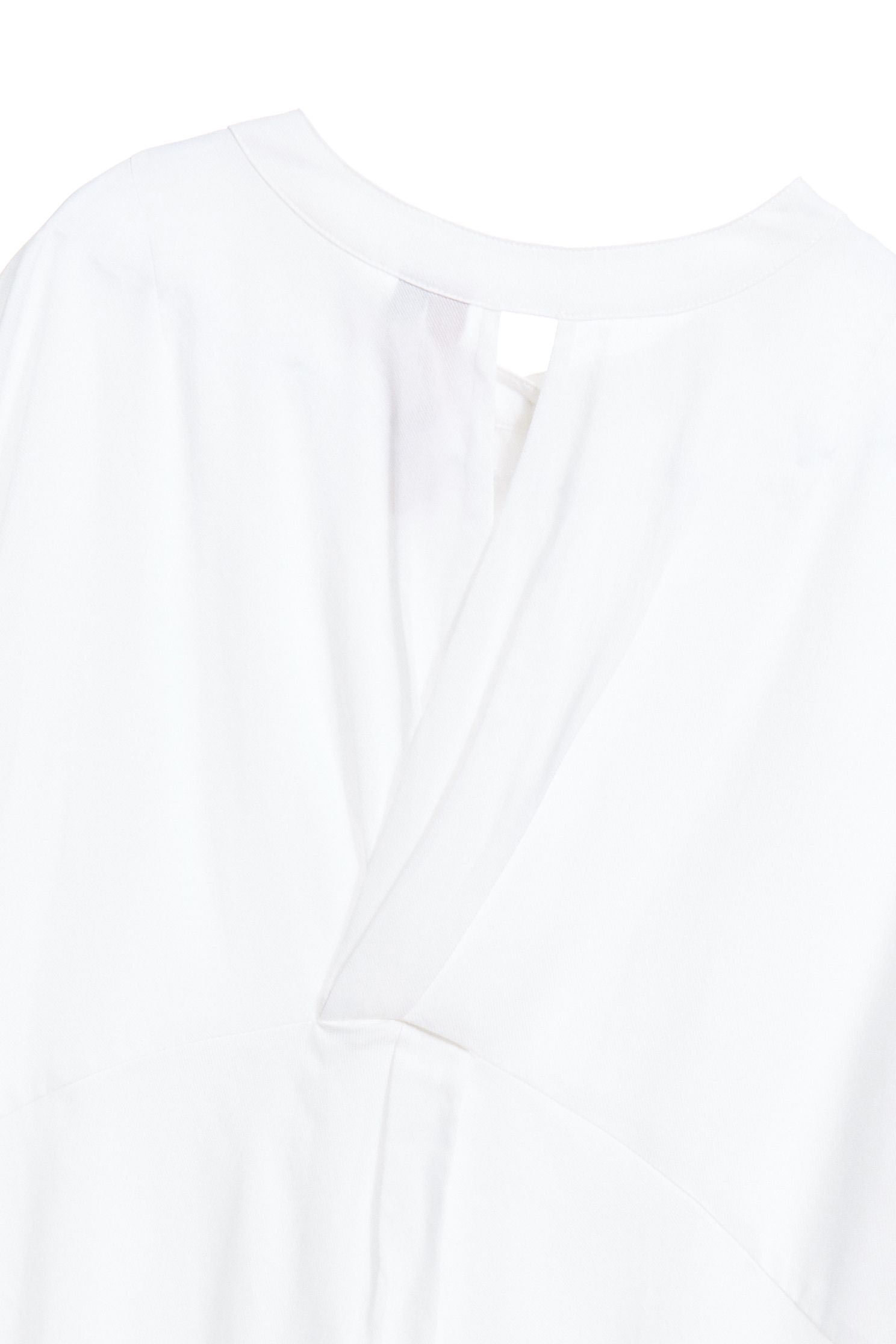 Flowing round-necked shirt,圓領上衣,白色上衣,Blouse,Long top,Long shirt,長袖上衣