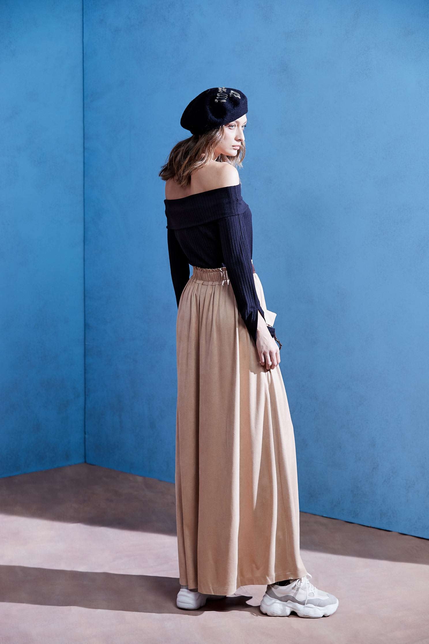 Lapel long-sleeved T-shirt,T-Shirt,T恤,Off shoulder Top,Top,Off Shoulder Top,長袖上衣,黑色上衣