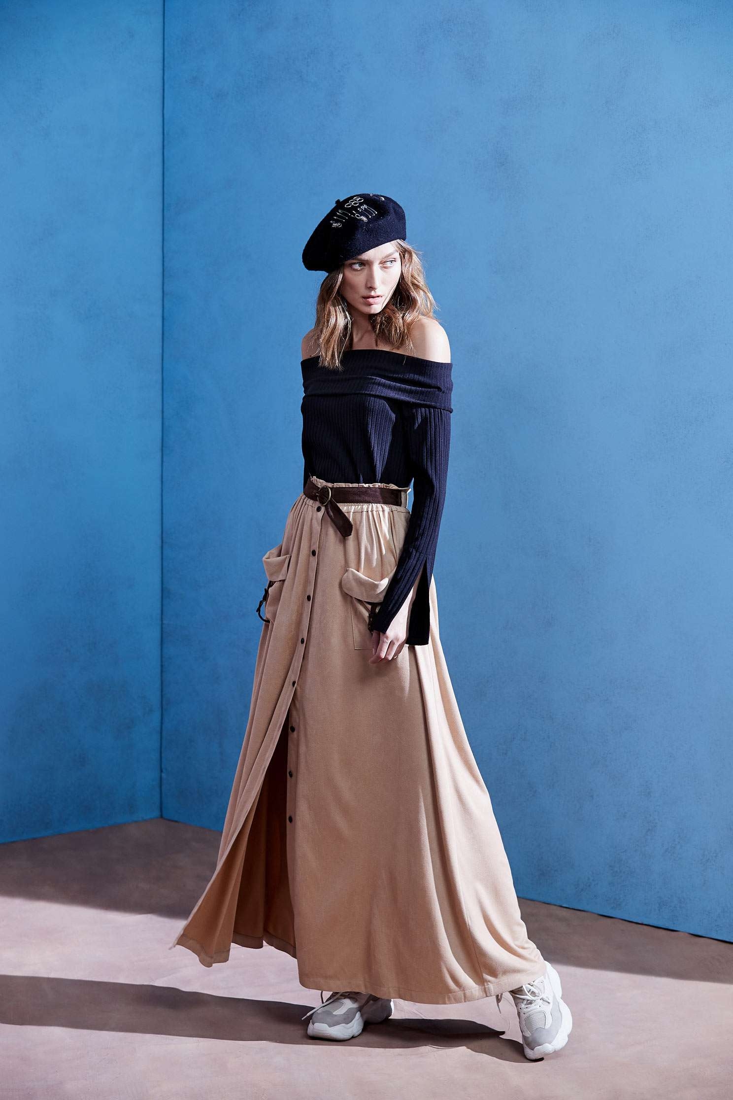 Lapel long-sleeved T-shirt,T-Shirt,T恤,Off shoulder Top,Top,Off Shoulder Top,長袖上衣,黑色上衣