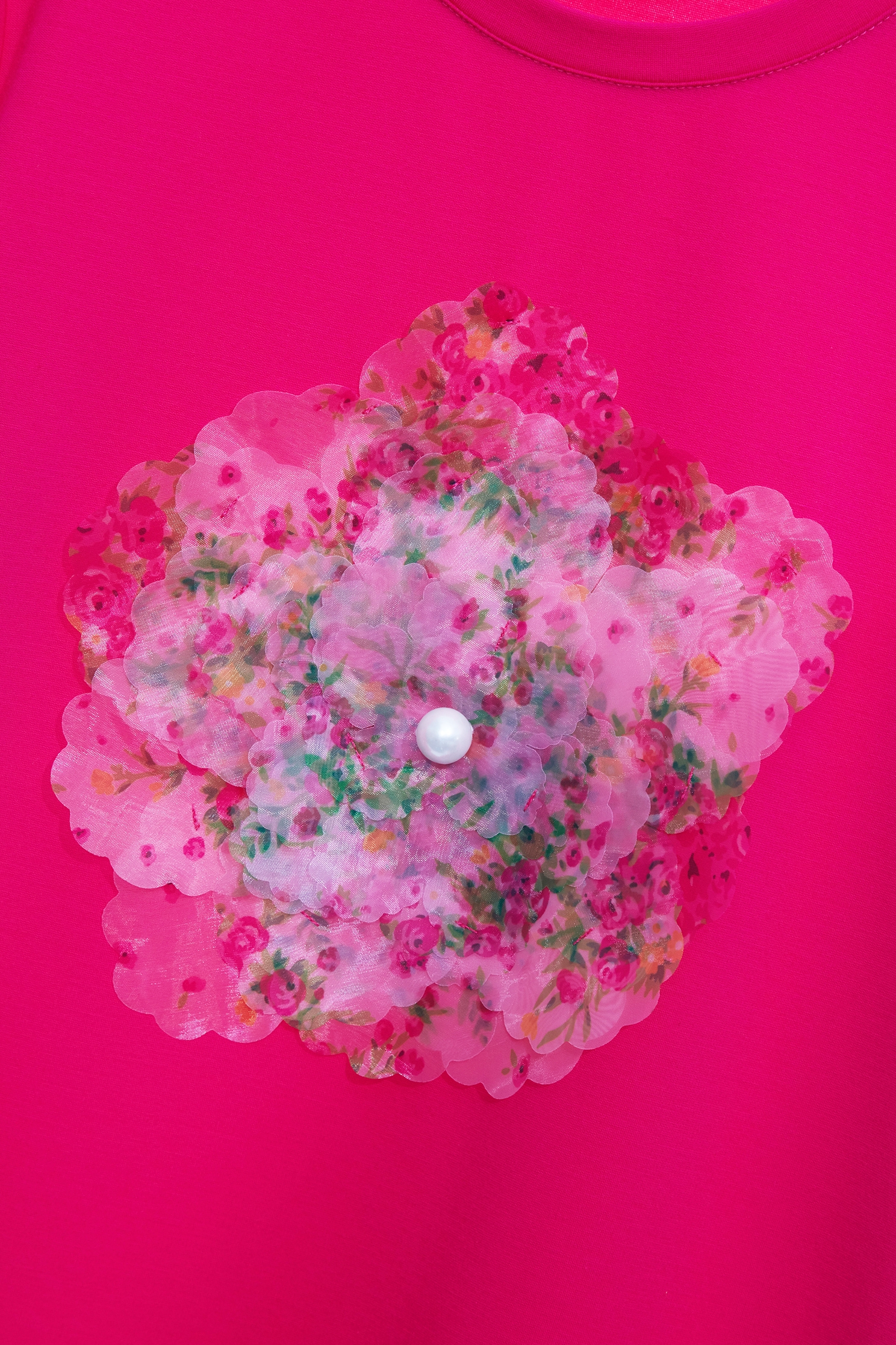 綴花片寶石色T恤上衣綴花片寶石色T恤上衣,T-Shirt,上衣,春夏穿搭,花花世界