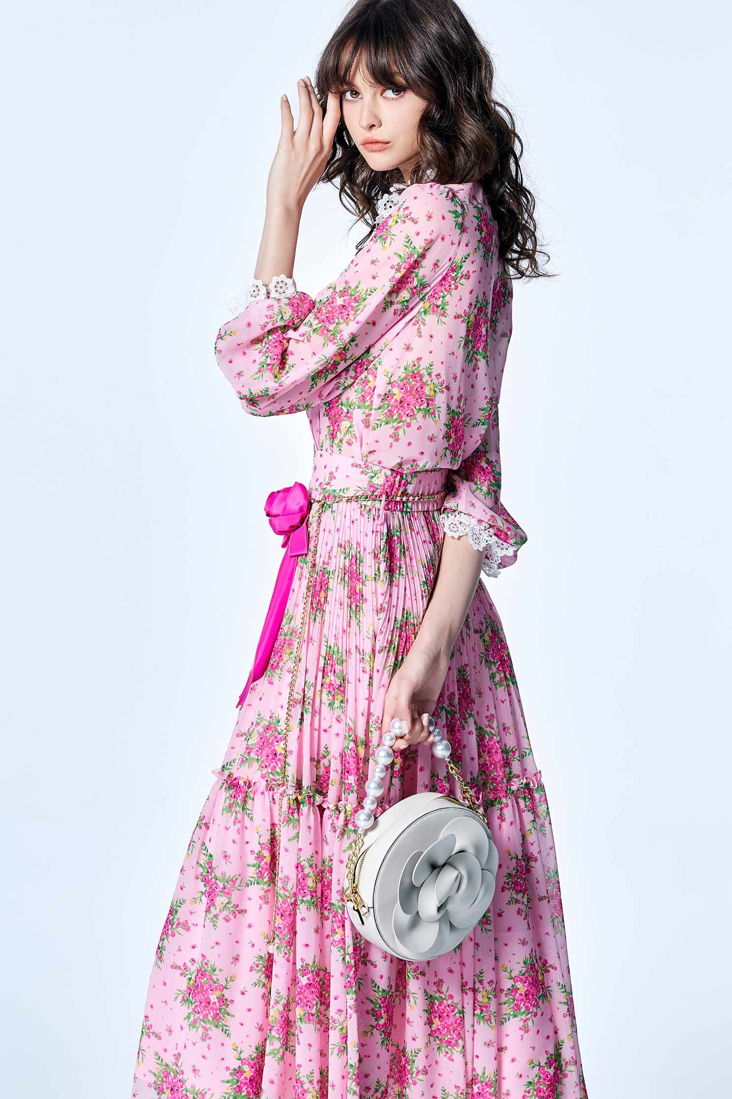 玫瑰捧花印花上衣玫瑰捧花印花上衣,上衣,春夏穿搭,花花世界,蕾絲,雪紡