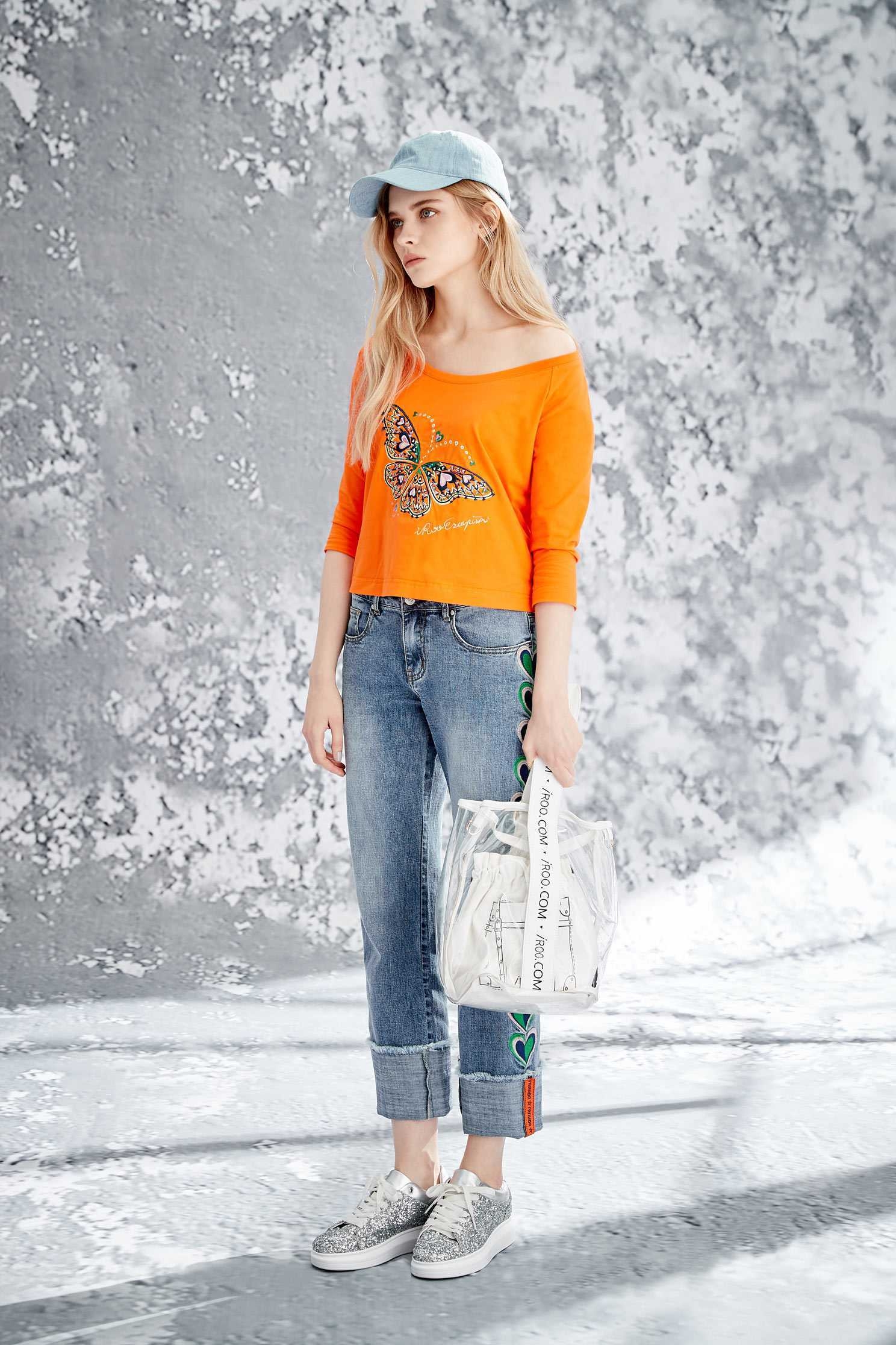Butterfly shape popular shirt,top,elbowsleevetop,embroidery,embroideredtop,roundnecktop,embroidered,embroideredtop