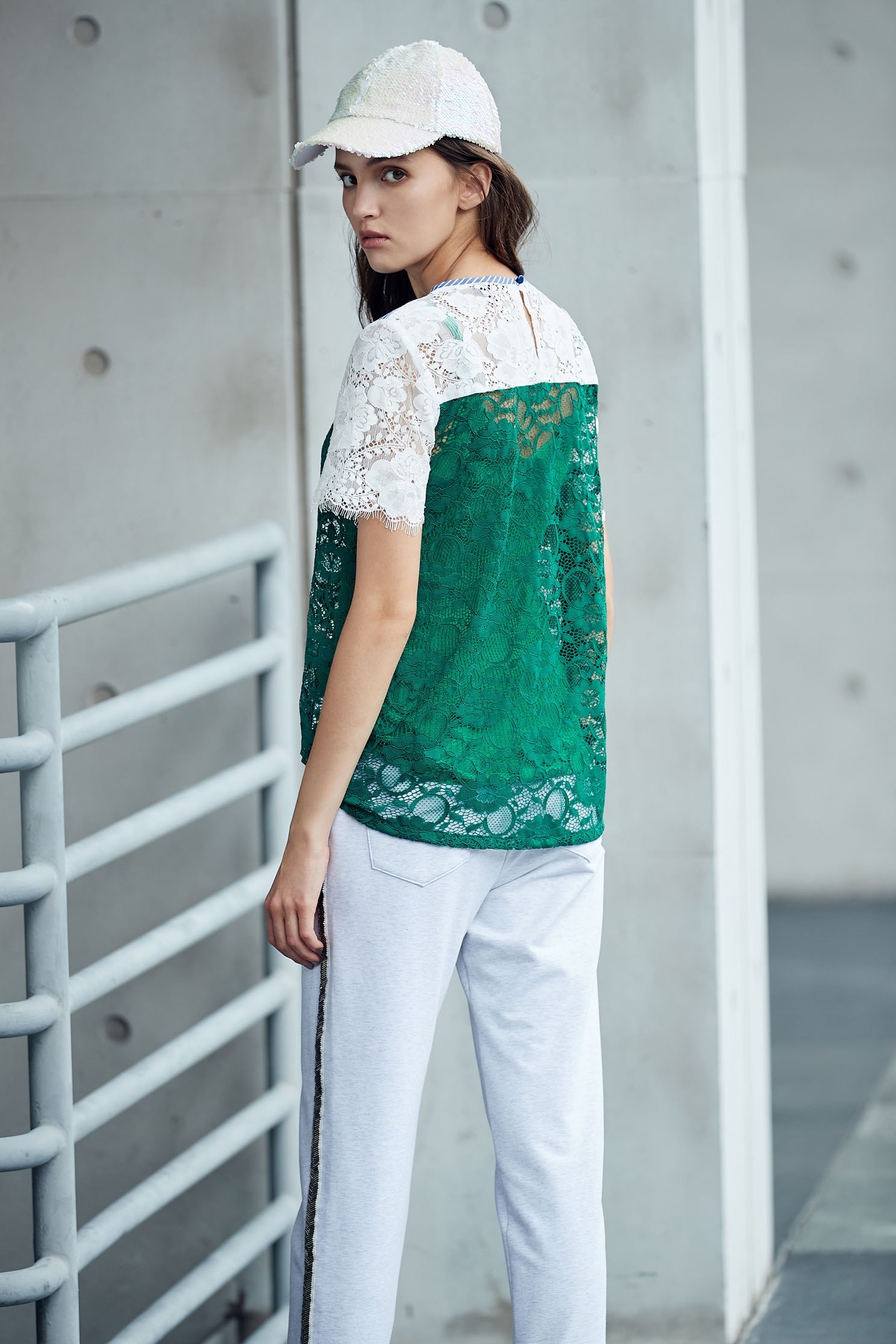 Stitching fashion design short-sleeved top,top,shortsleevetop,lace,lacedtop