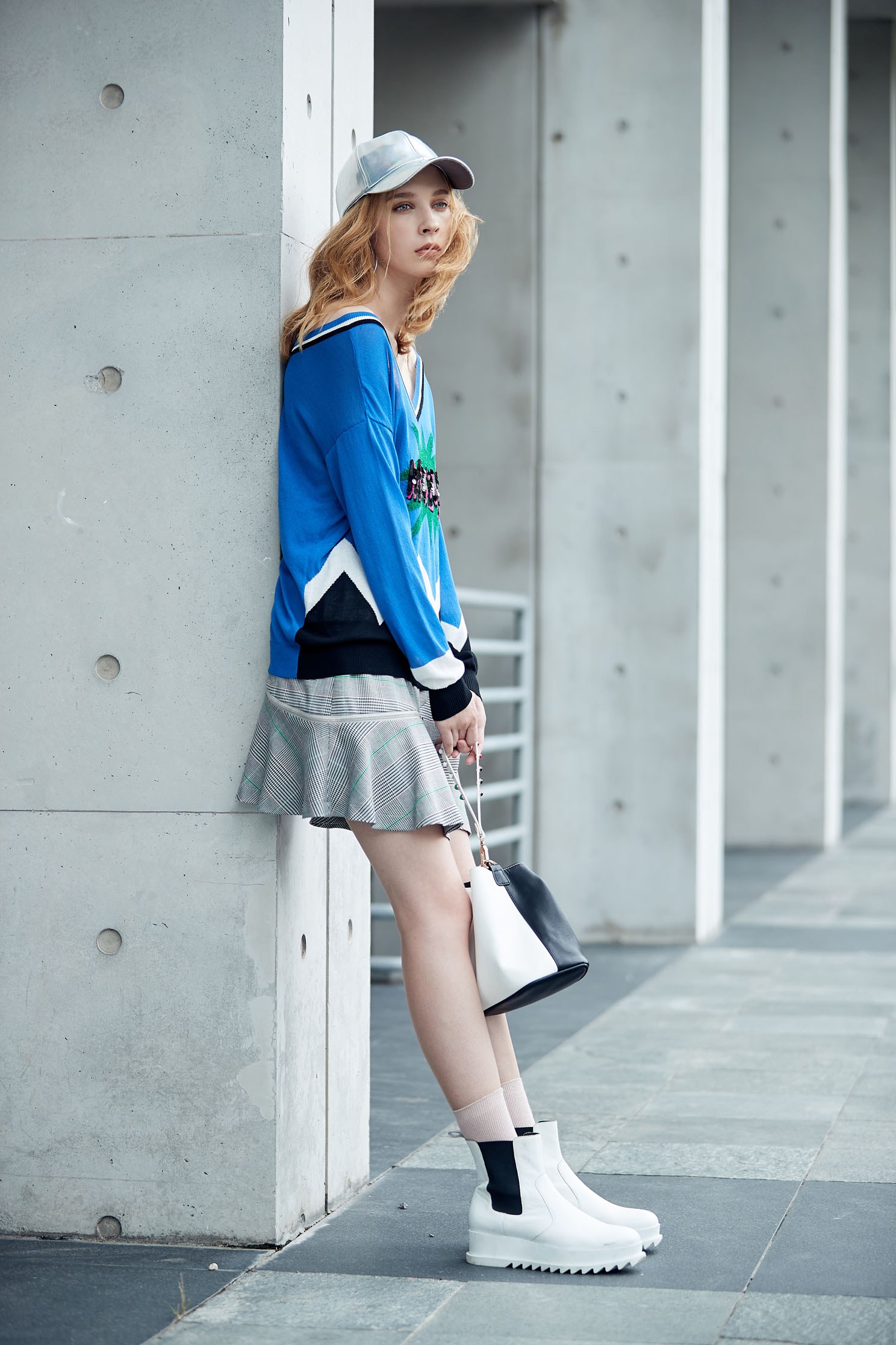 V-neck sequins popular knit long-sleeved top,V-neck top,Top,knitting,Knitted top,Knitted Top,長袖上衣