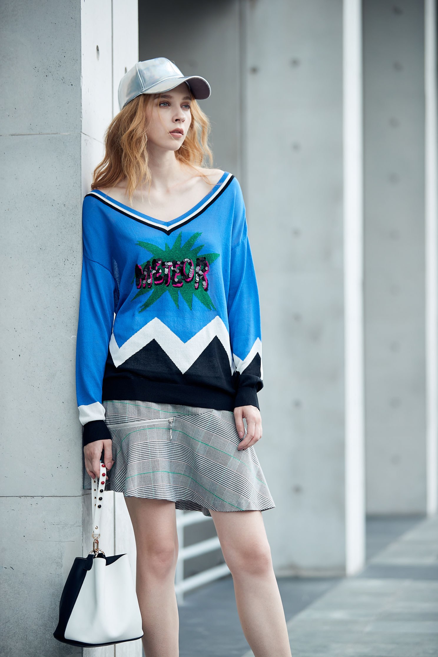V-neck sequins popular knit long-sleeved top,V-neck top,Top,knitting,Knitted top,Knitted Top,長袖上衣