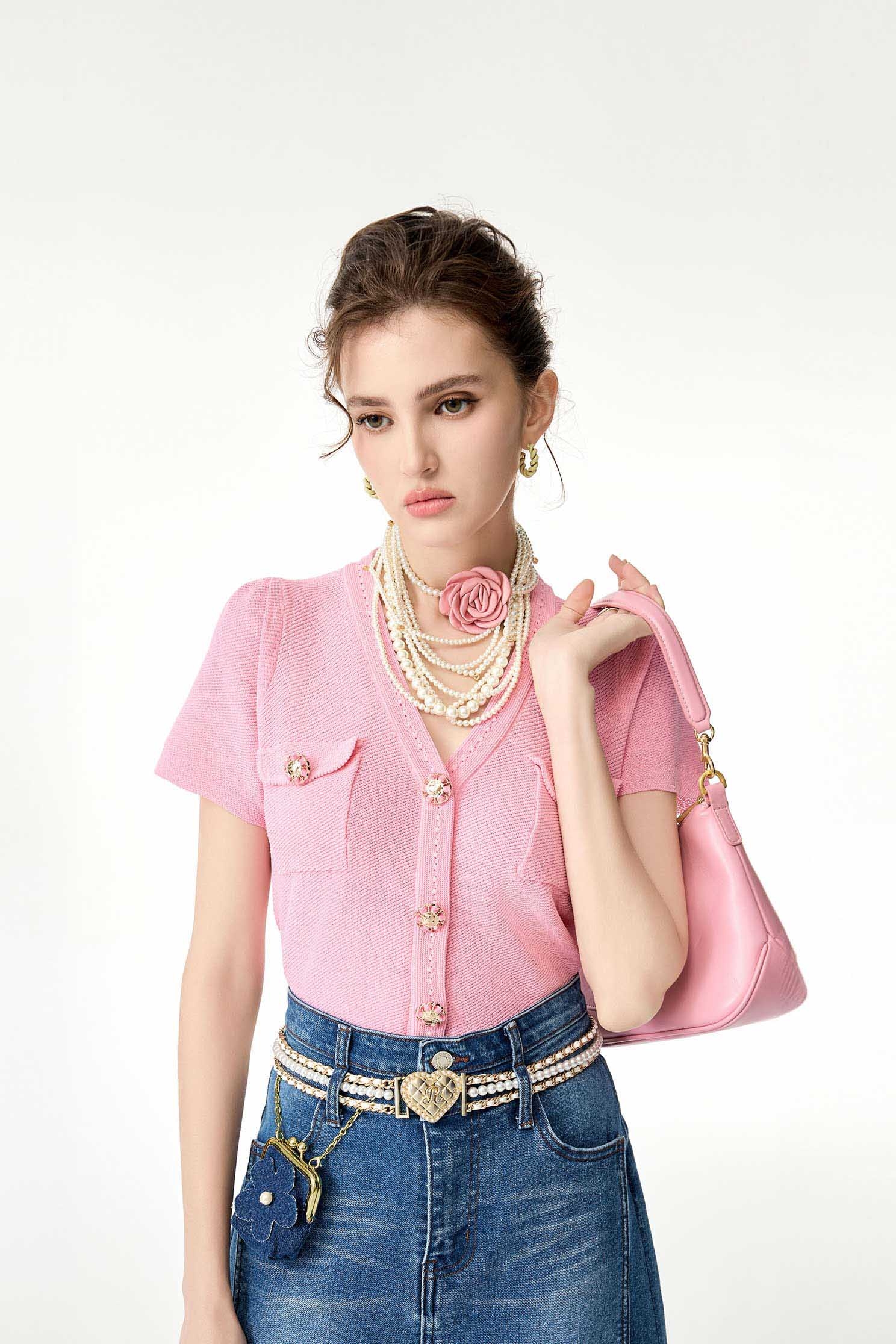 帶珍珠項鍊針織外套帶珍珠項鍊針織外套,人氣商品,外套,春夏穿搭,珍珠,約會特輯,針織,針織外套,針織衫,項鍊