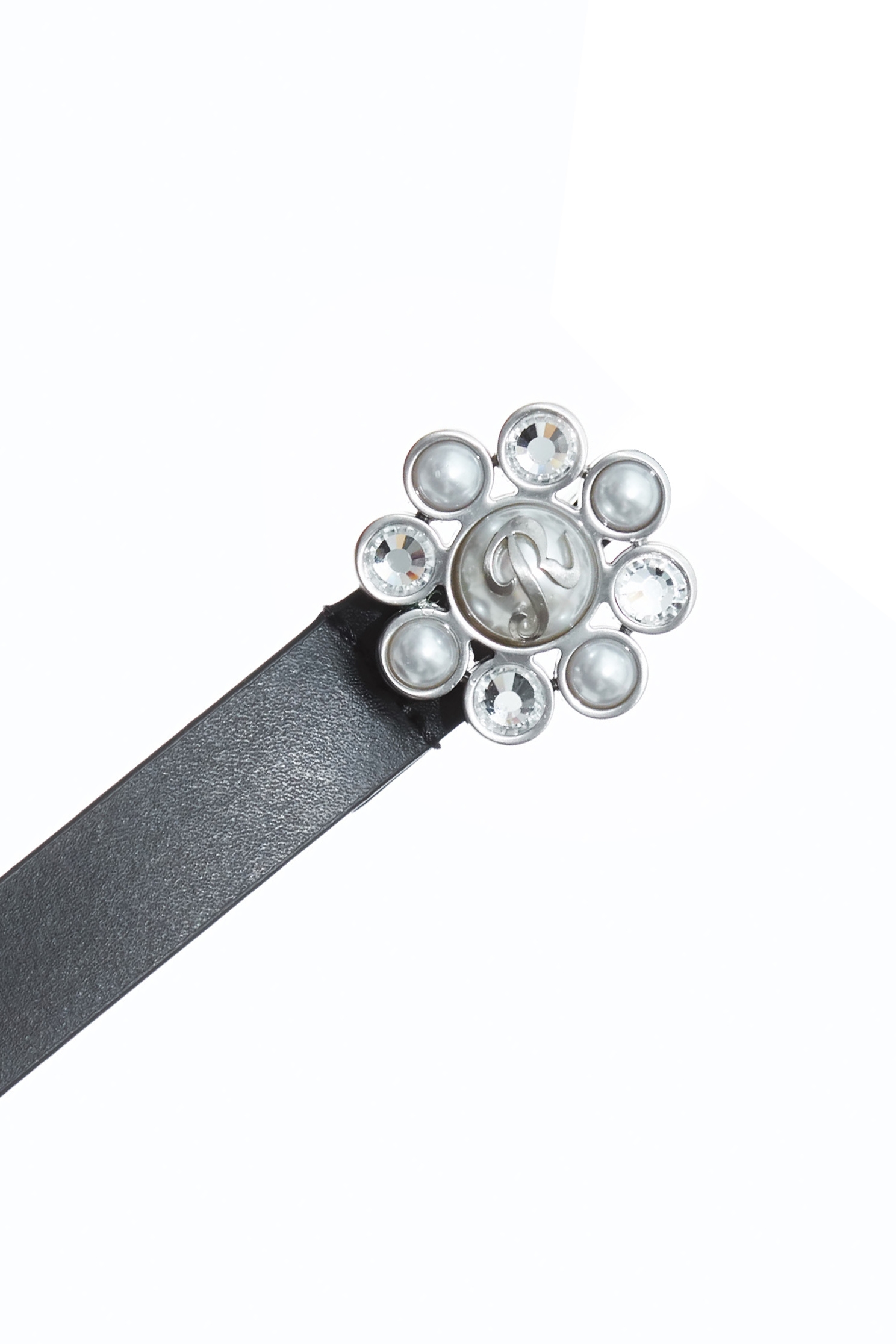 經典R字珍珠水鑽花朵細腰帶經典R字珍珠水鑽花朵細腰帶,珍珠,皮帶,皮革,秋冬穿搭