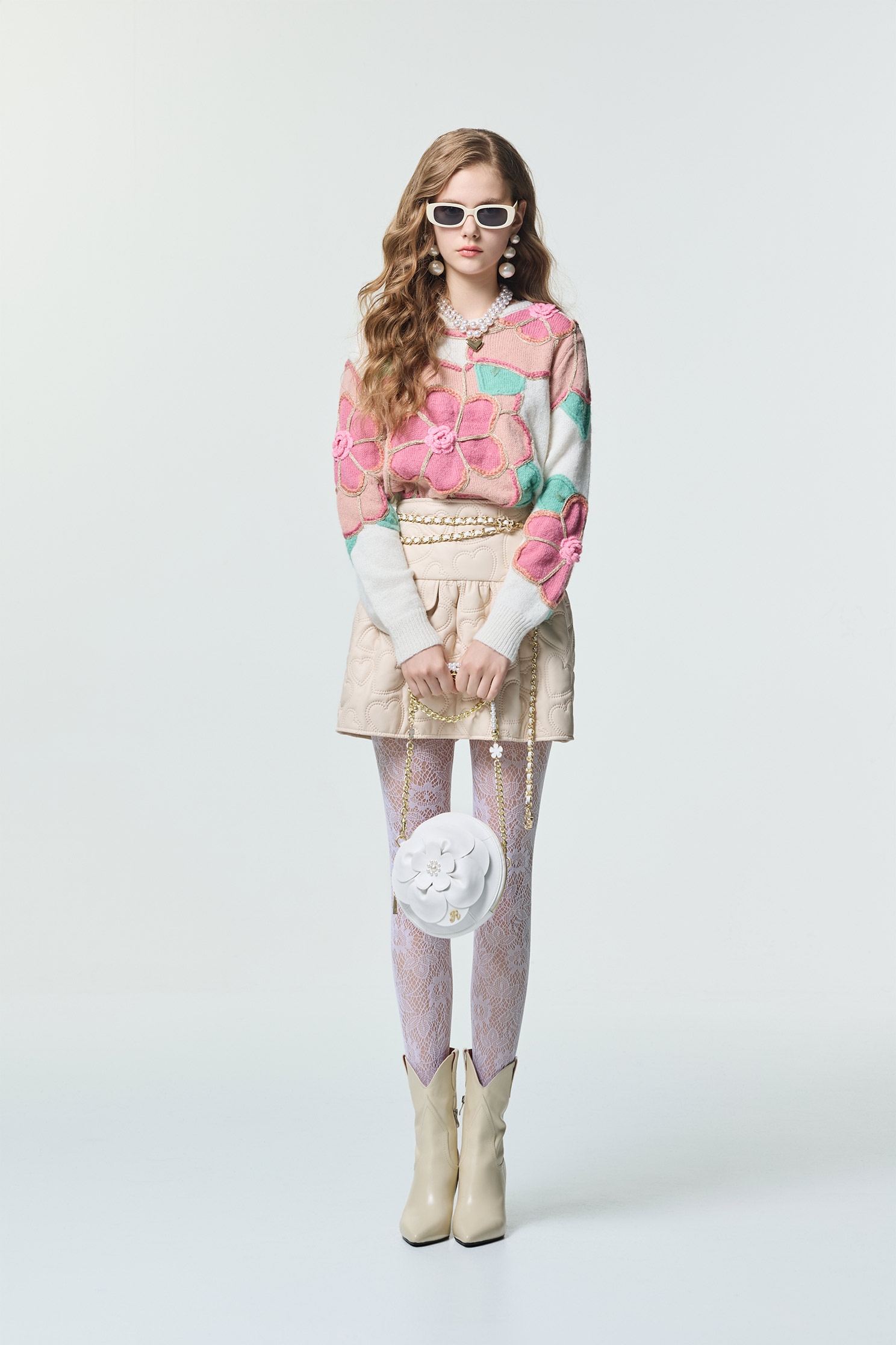 優雅花朵多用肩背包優雅花朵多用肩背包,側背包,春夏穿搭,珍珠,皮革,肩背包