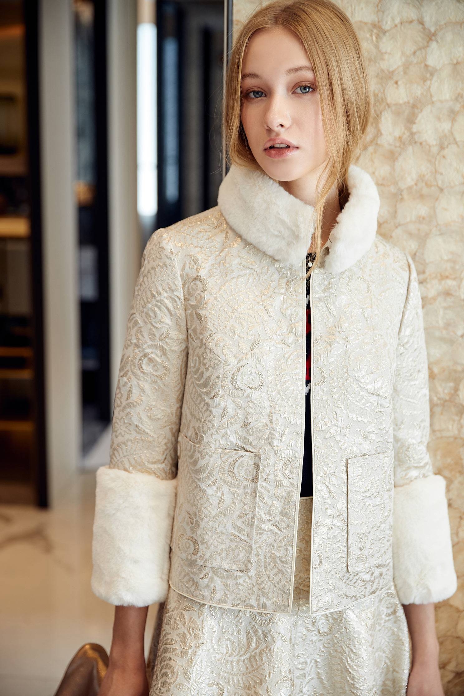 faux fur tirim collar floral jacket,outerwear,longsleeveouterwear