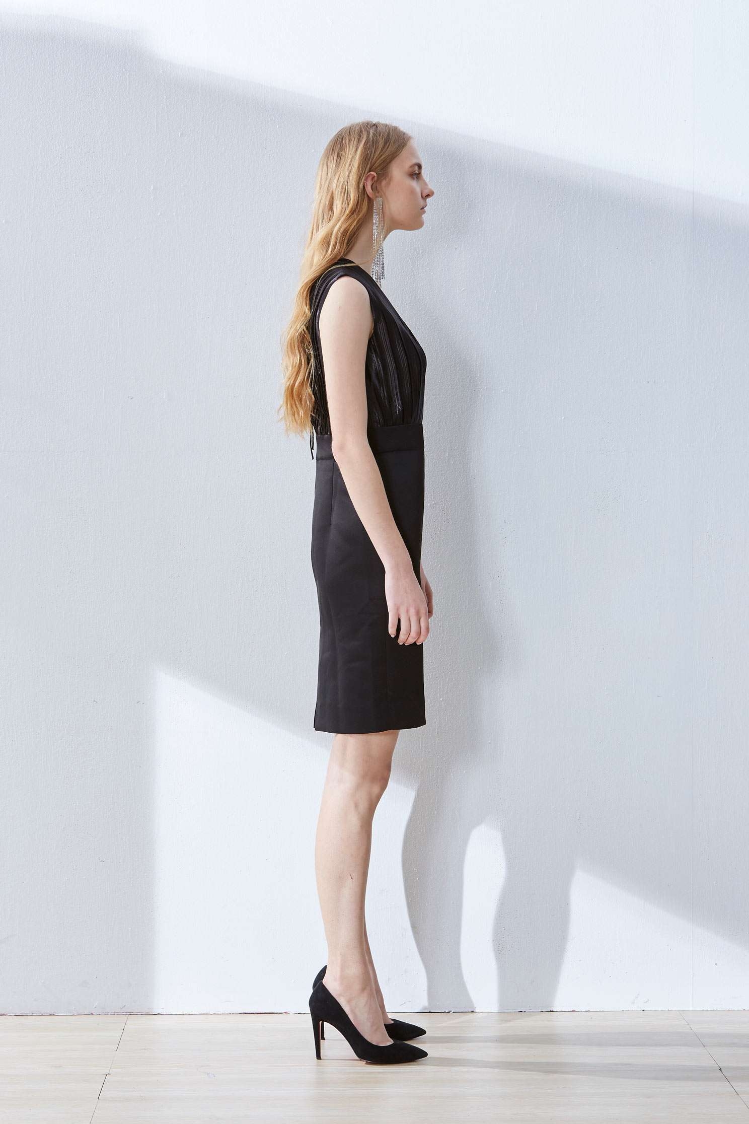 Elegant and slim fashion dress,V-neck dress,小禮服,無袖洋裝,Black dress