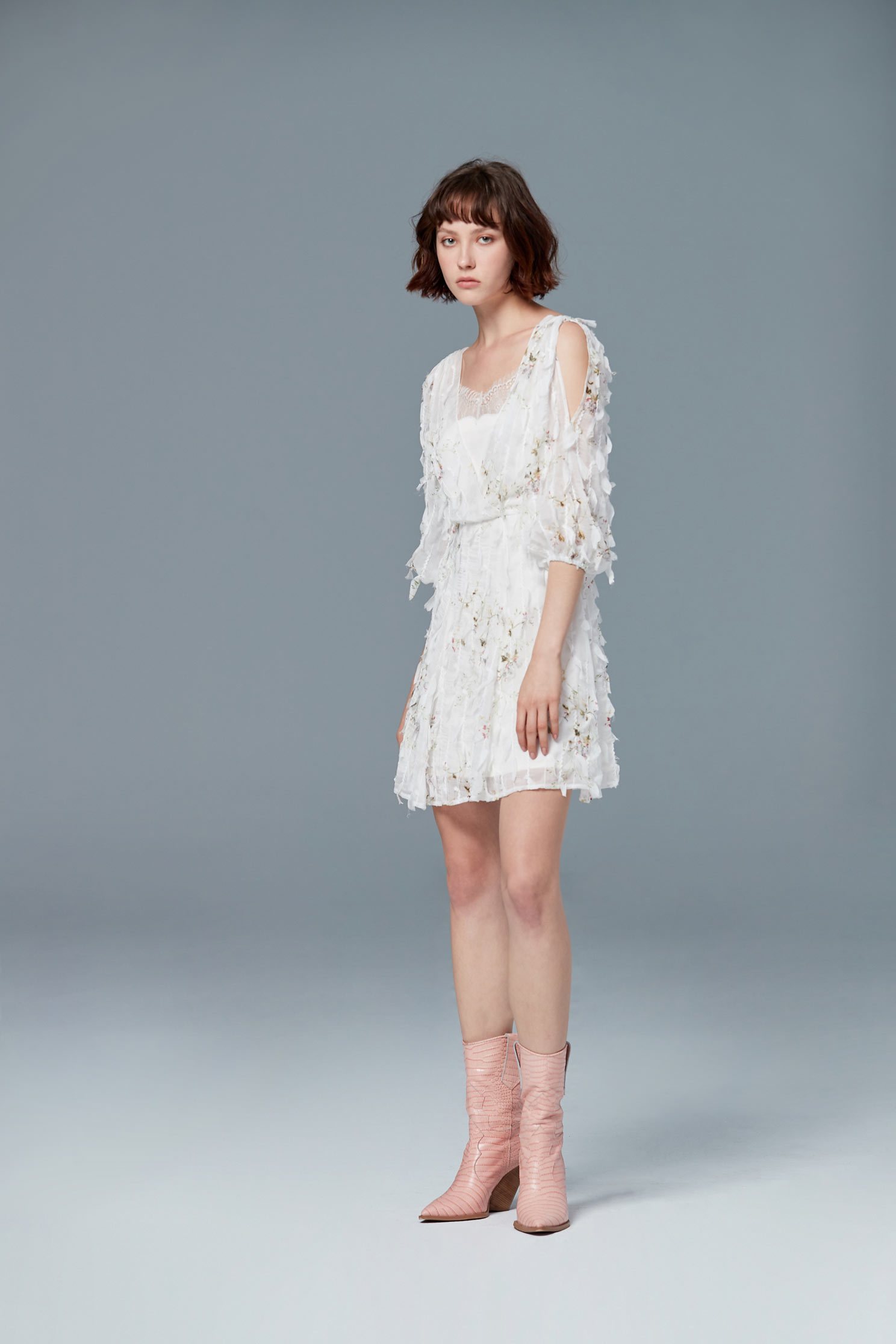 Temperament V-neck long-sleeved dress,v-neckdress,cocktaildress,whitedress,eveningwear,longsleevedress,chiffon,chiffondress