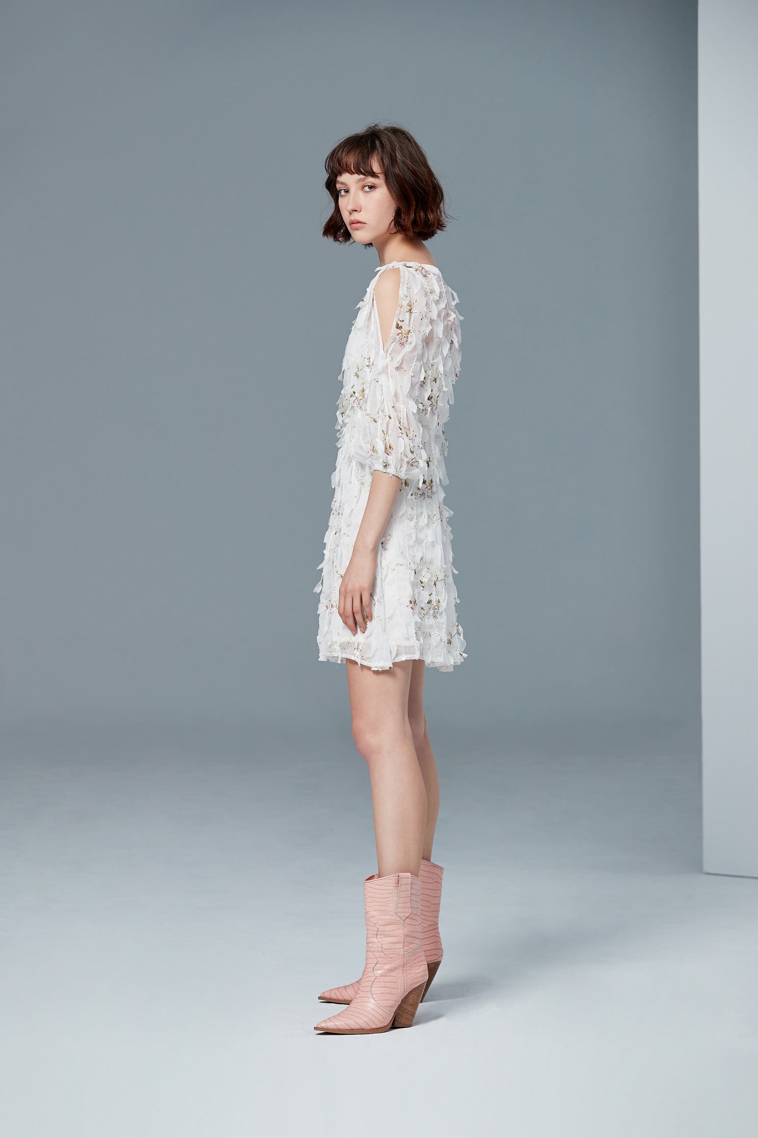 Temperament V-neck long-sleeved dress,v-neckdress,cocktaildress,whitedress,eveningwear,longsleevedress,chiffon,chiffondress