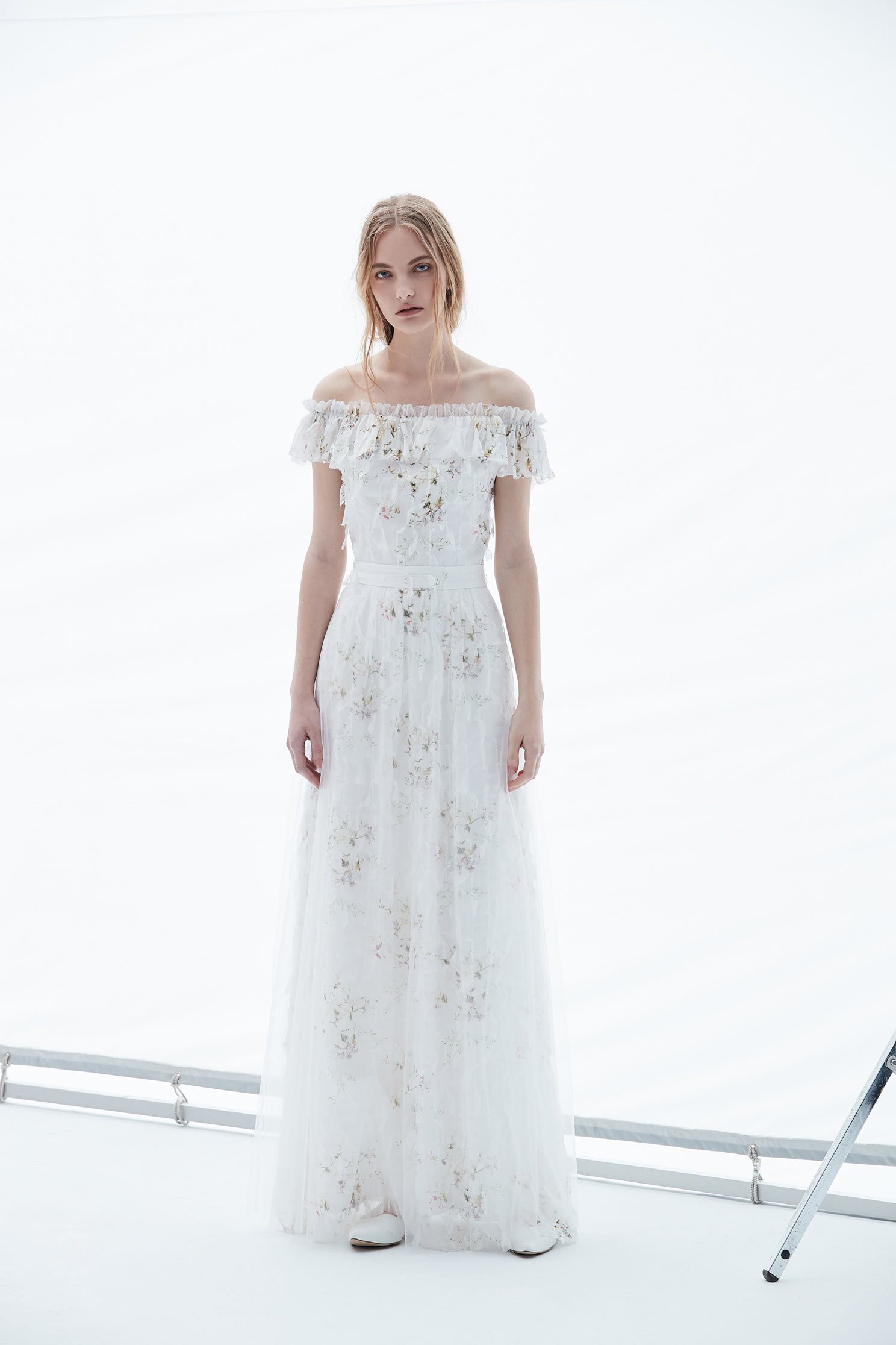 Fairy and elegant fashion dress,boatneckdress,cocktaildress,sleevelessdress,whitedress,eveningwear,longdress,chiffon,chiffondress