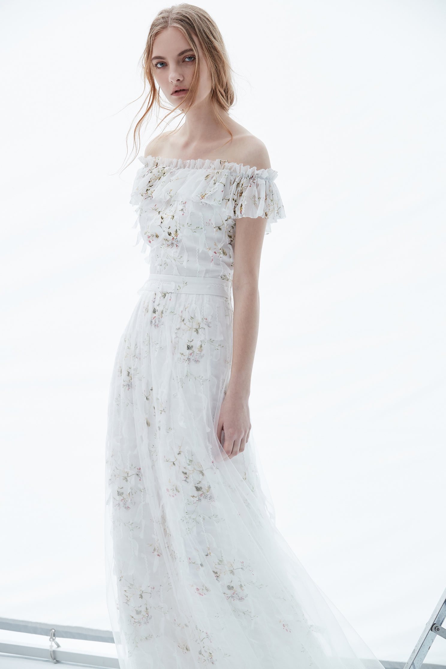 Fairy and elegant fashion dress,boatneckdress,cocktaildress,sleevelessdress,whitedress,eveningwear,longdress,chiffon,chiffondress